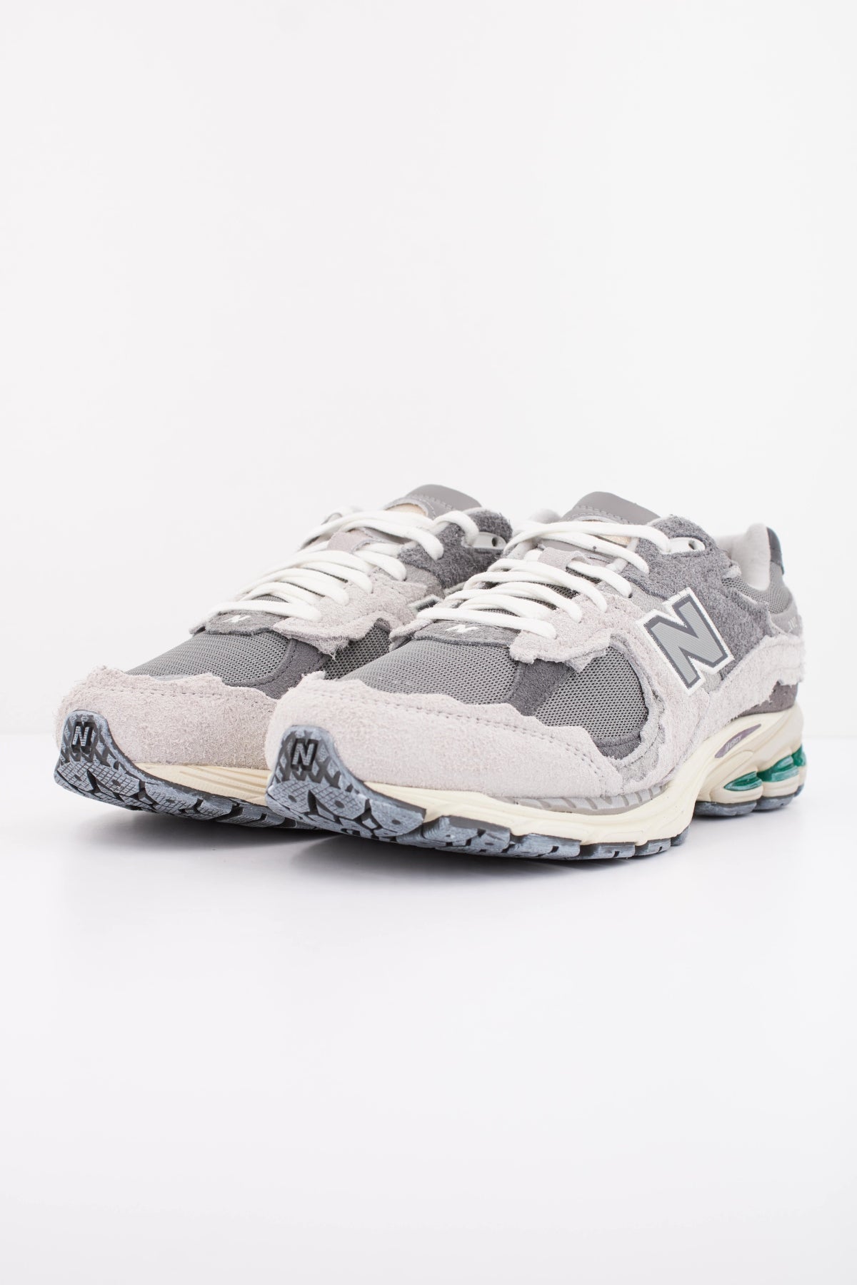 NEW BALANCE M en color GRIS (2)