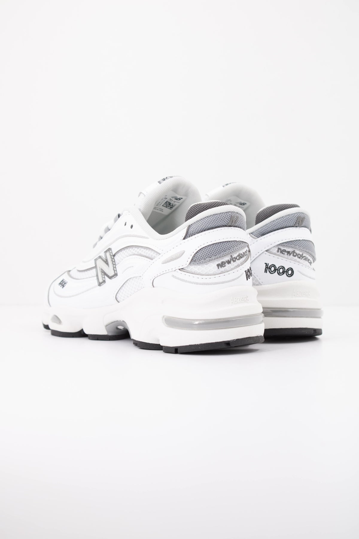 NEW BALANCE M D en color BLANCO (4)