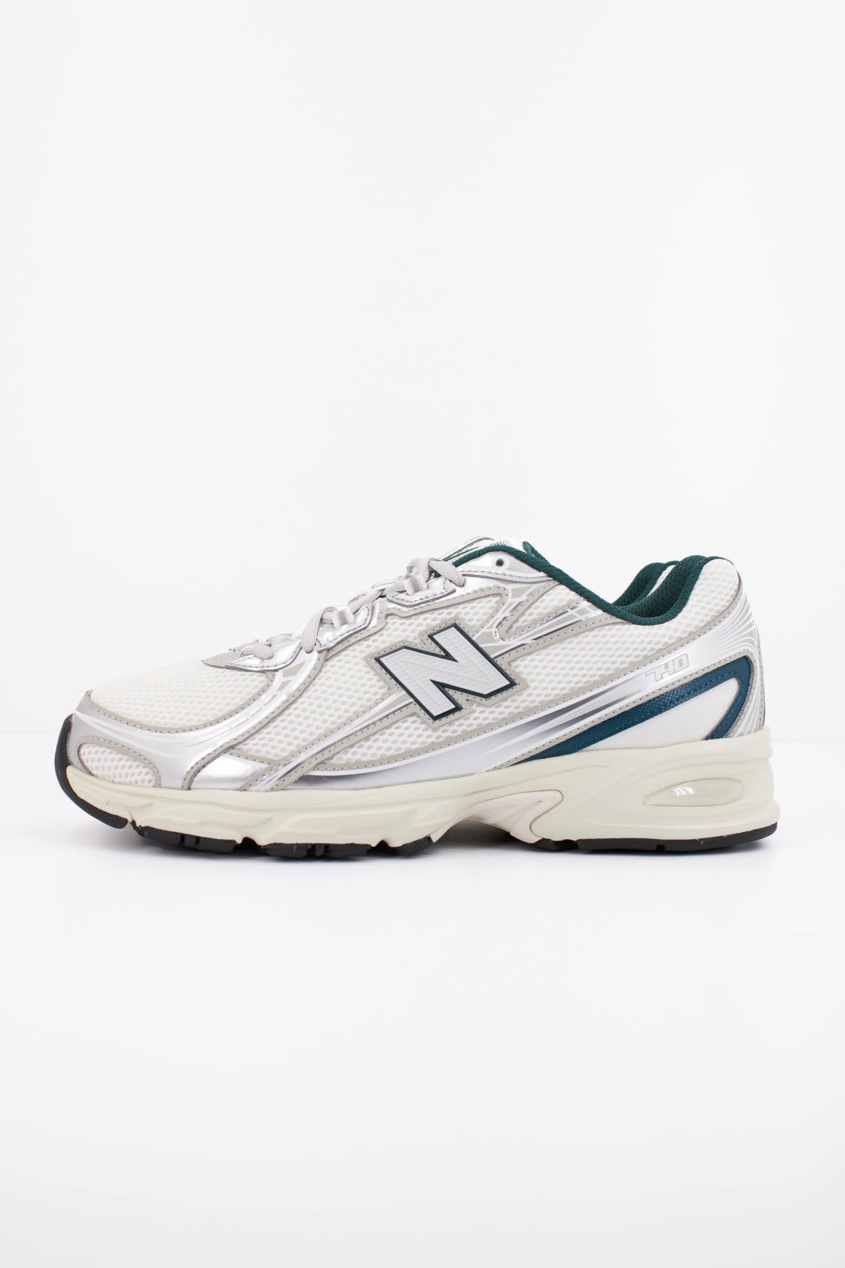 NEW BALANCE U en color BLANCO (1)