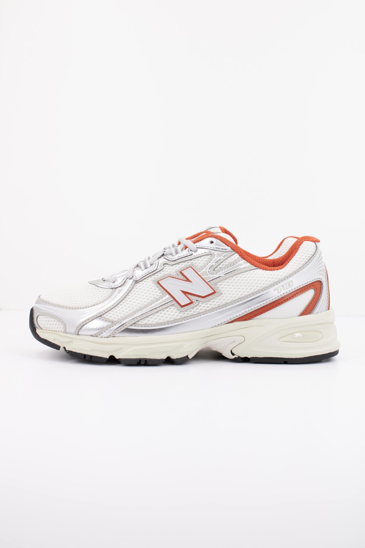 NEW BALANCE U en color BLANCO (1)