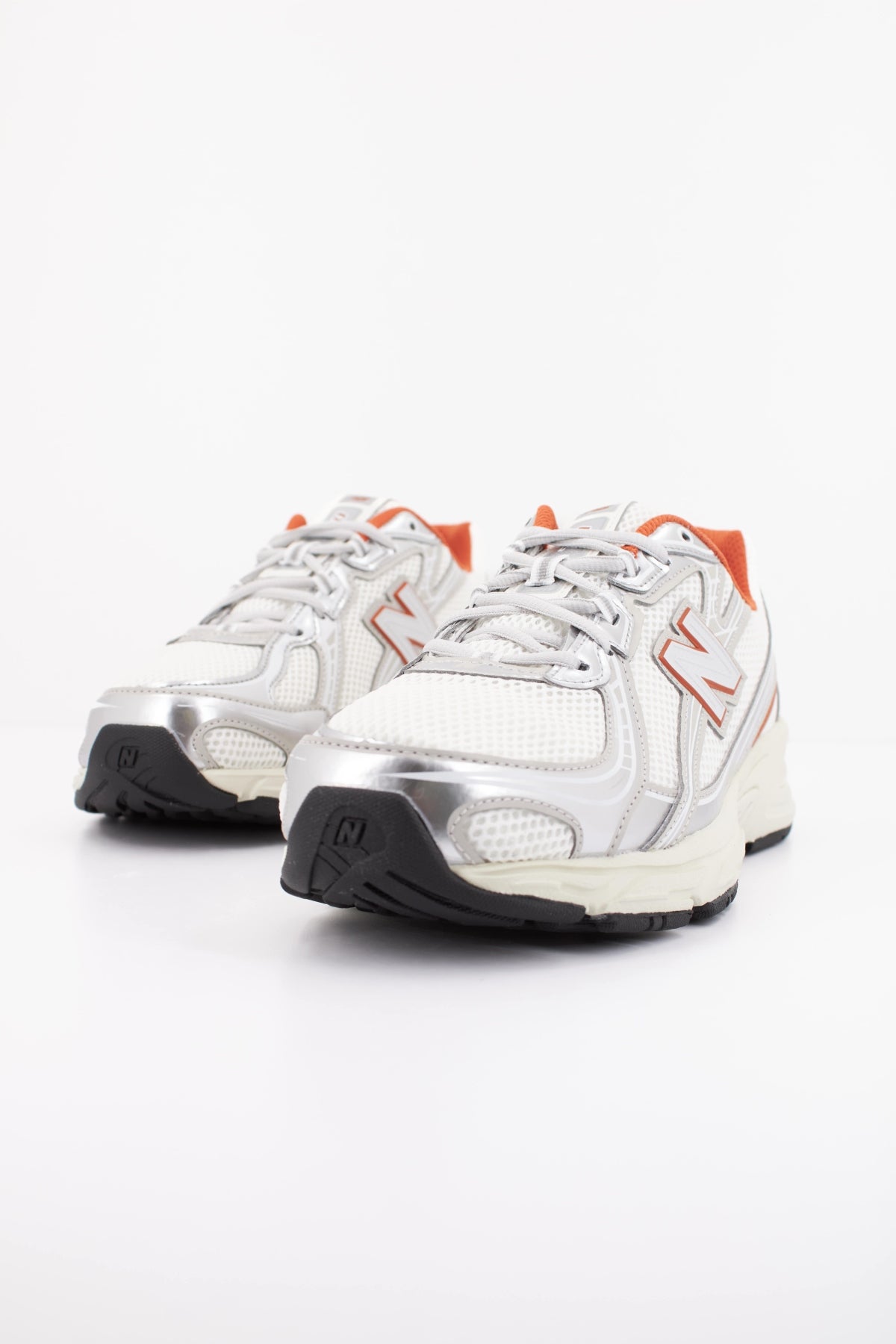 NEW BALANCE U en color BLANCO (2)