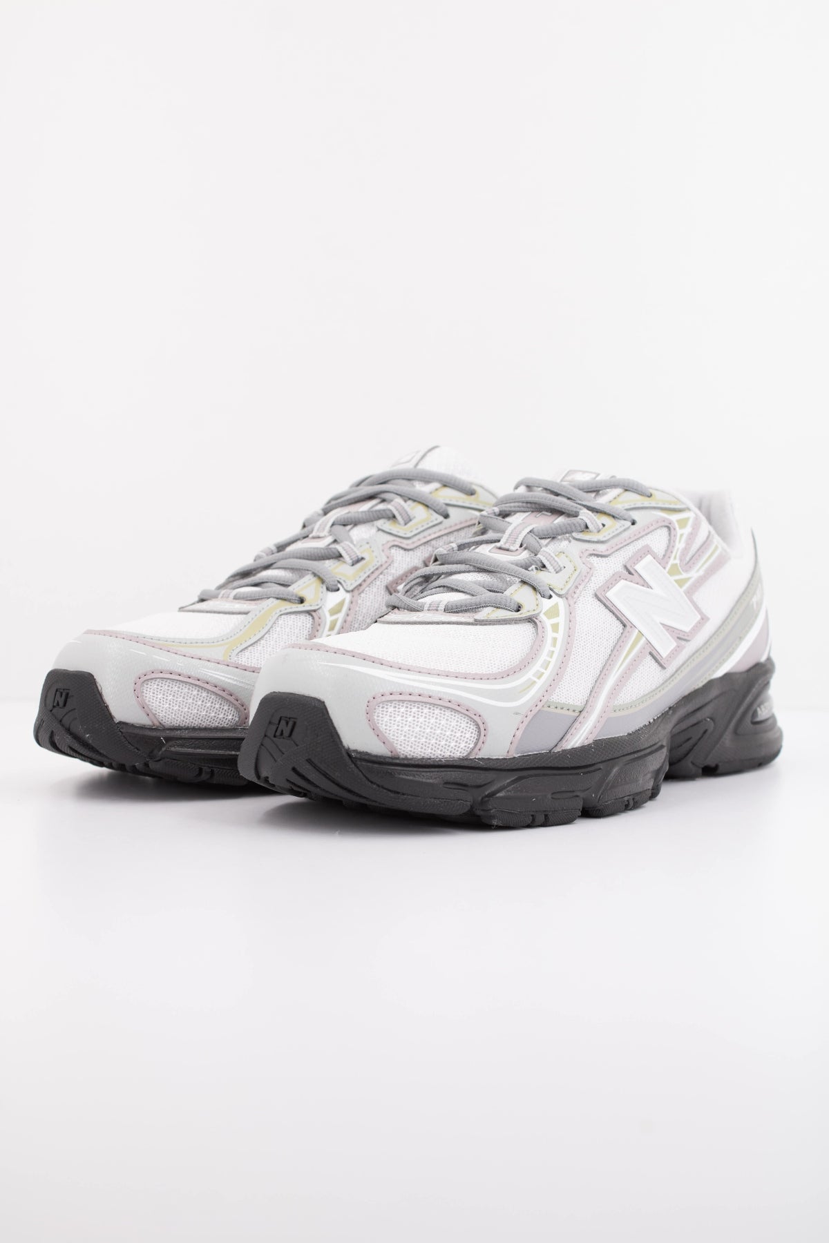 NEW BALANCE U en color MULTICOLOR (2)