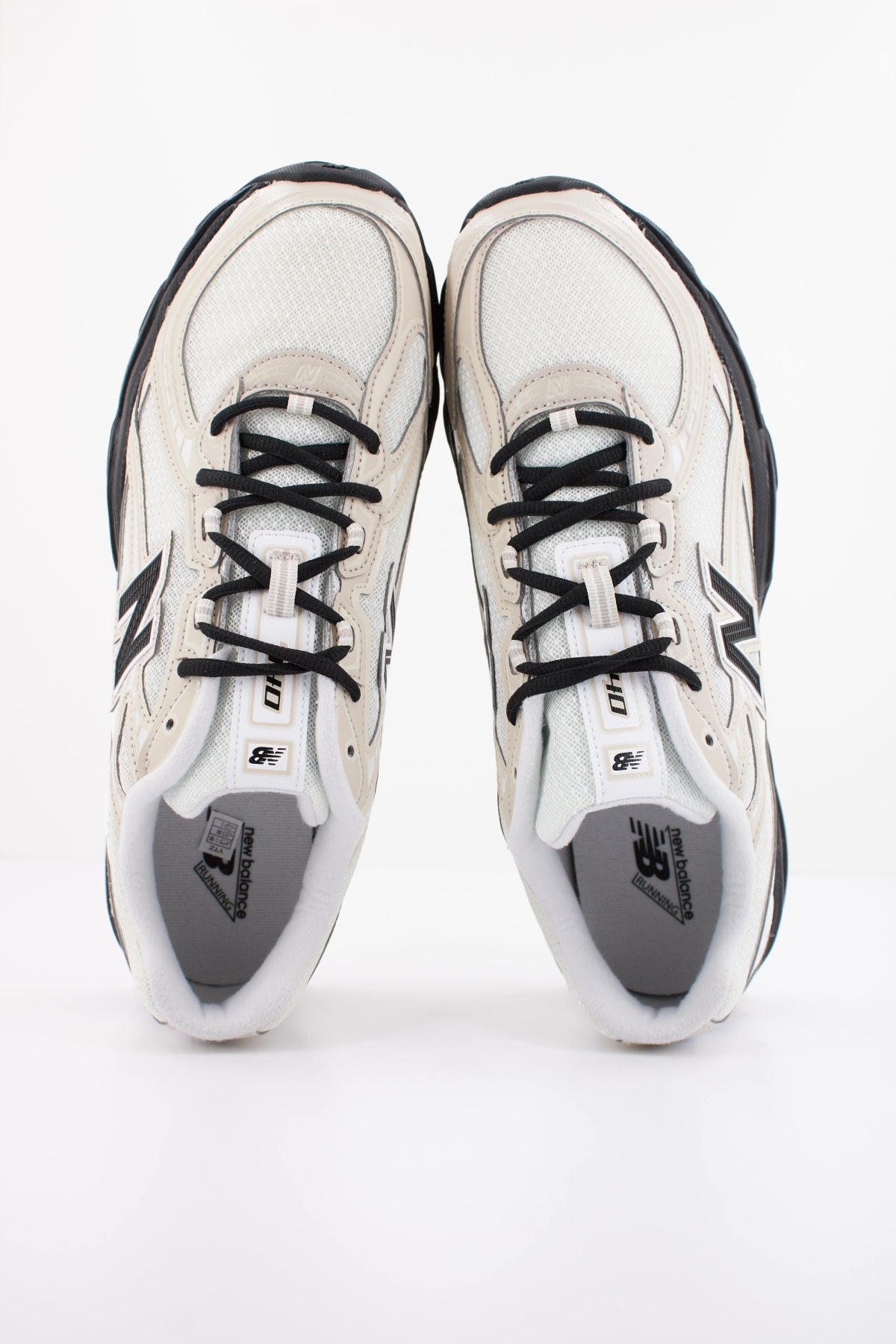 NEW BALANCE U en color BEIS (3)