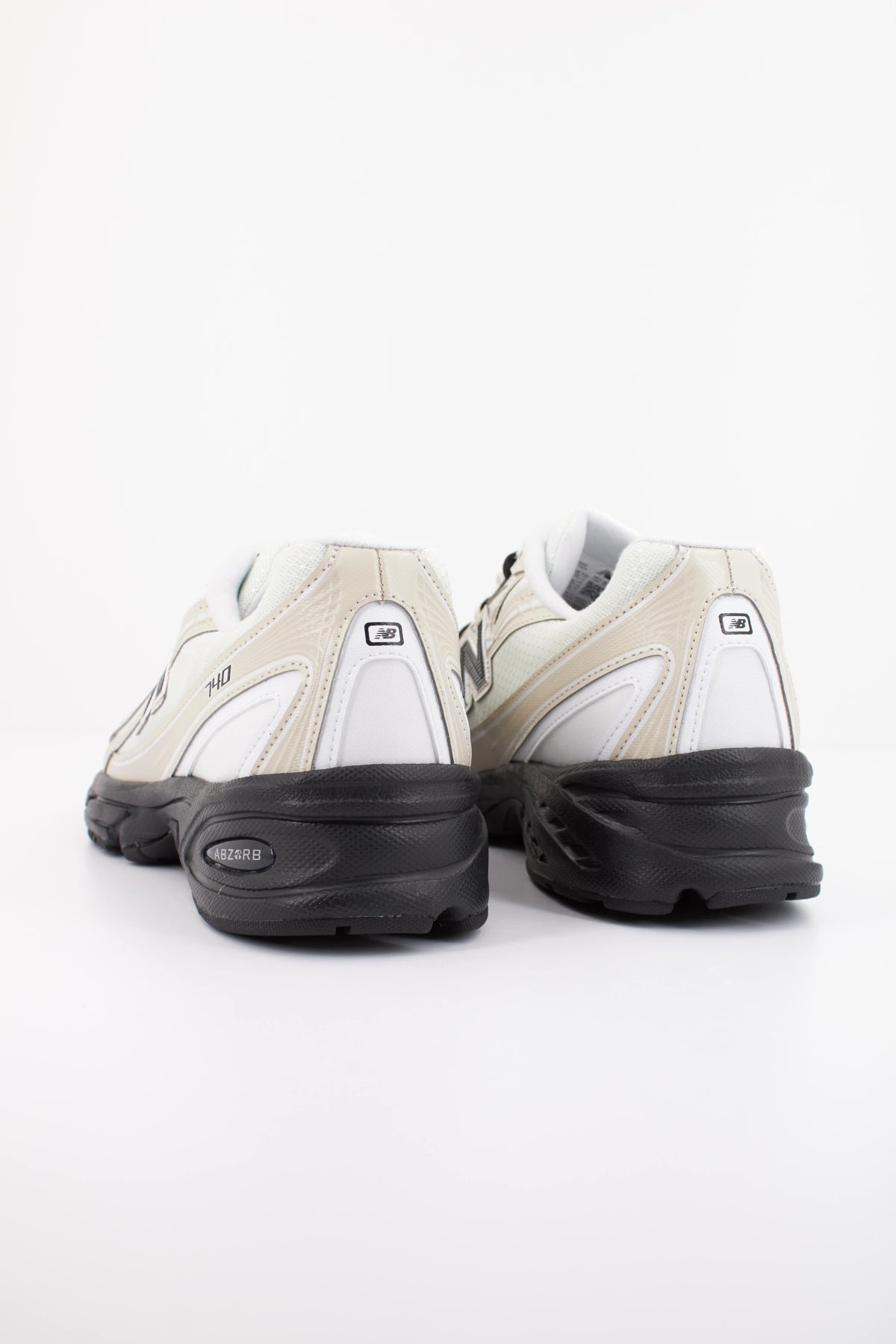 NEW BALANCE U en color BEIS (4)