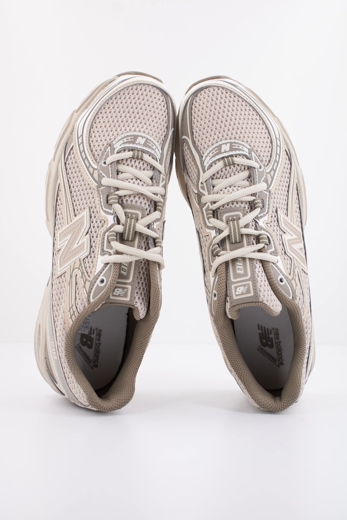 NEW BALANCE U en color BEIS (3)