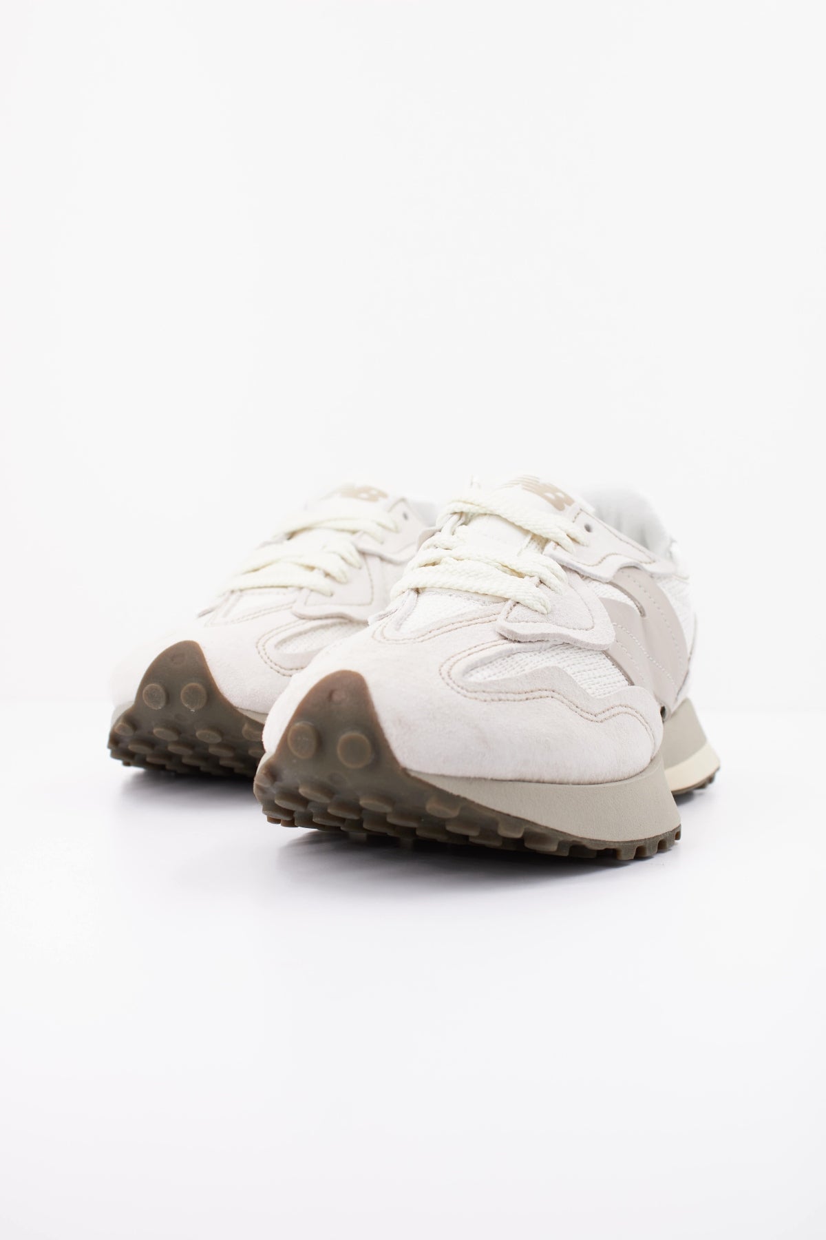 NEW BALANCE U en color BLANCO (2)