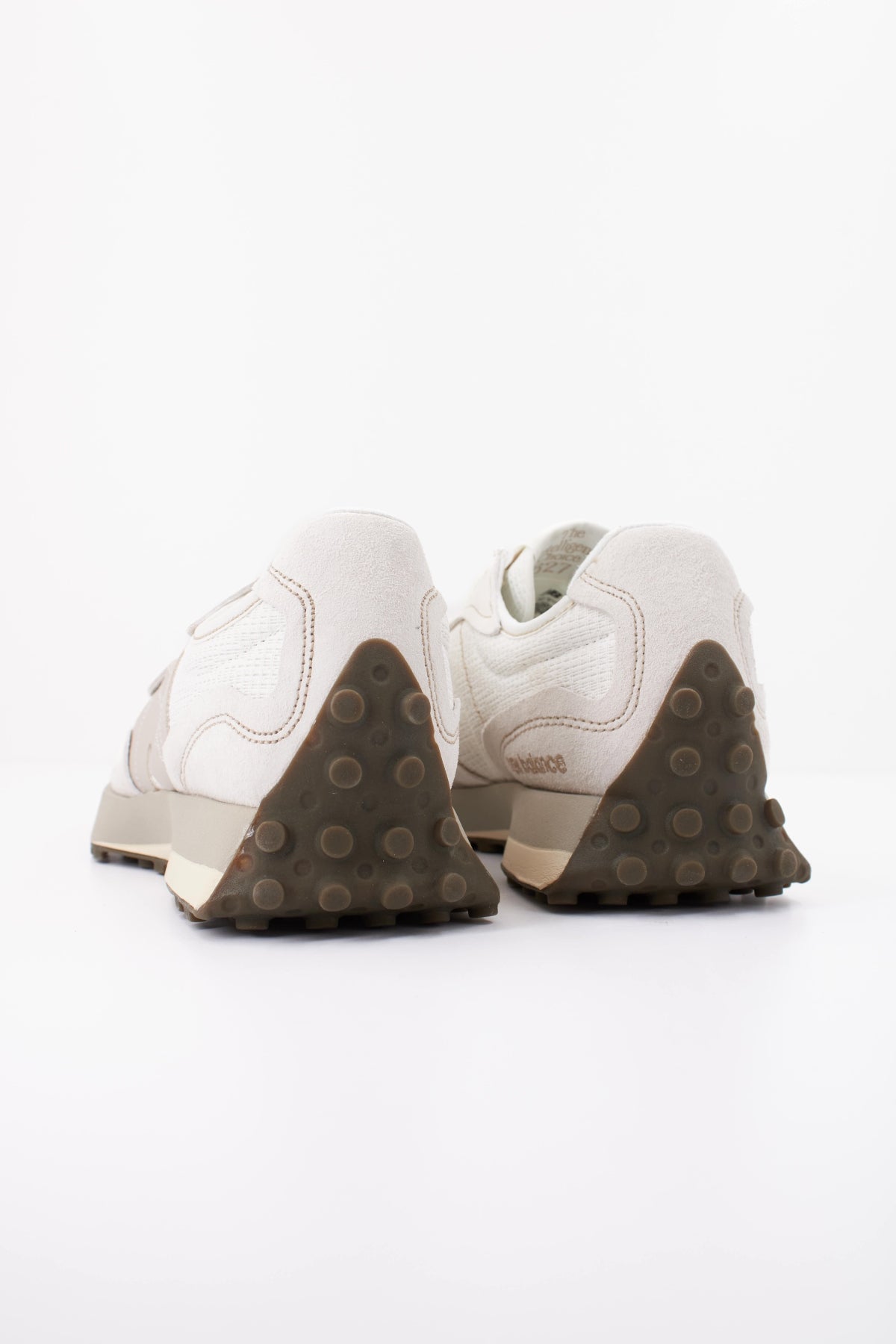 NEW BALANCE U en color BLANCO (4)