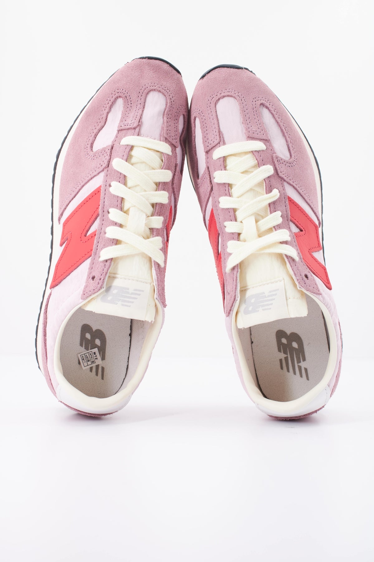 NEW BALANCE U en color ROSA (3)