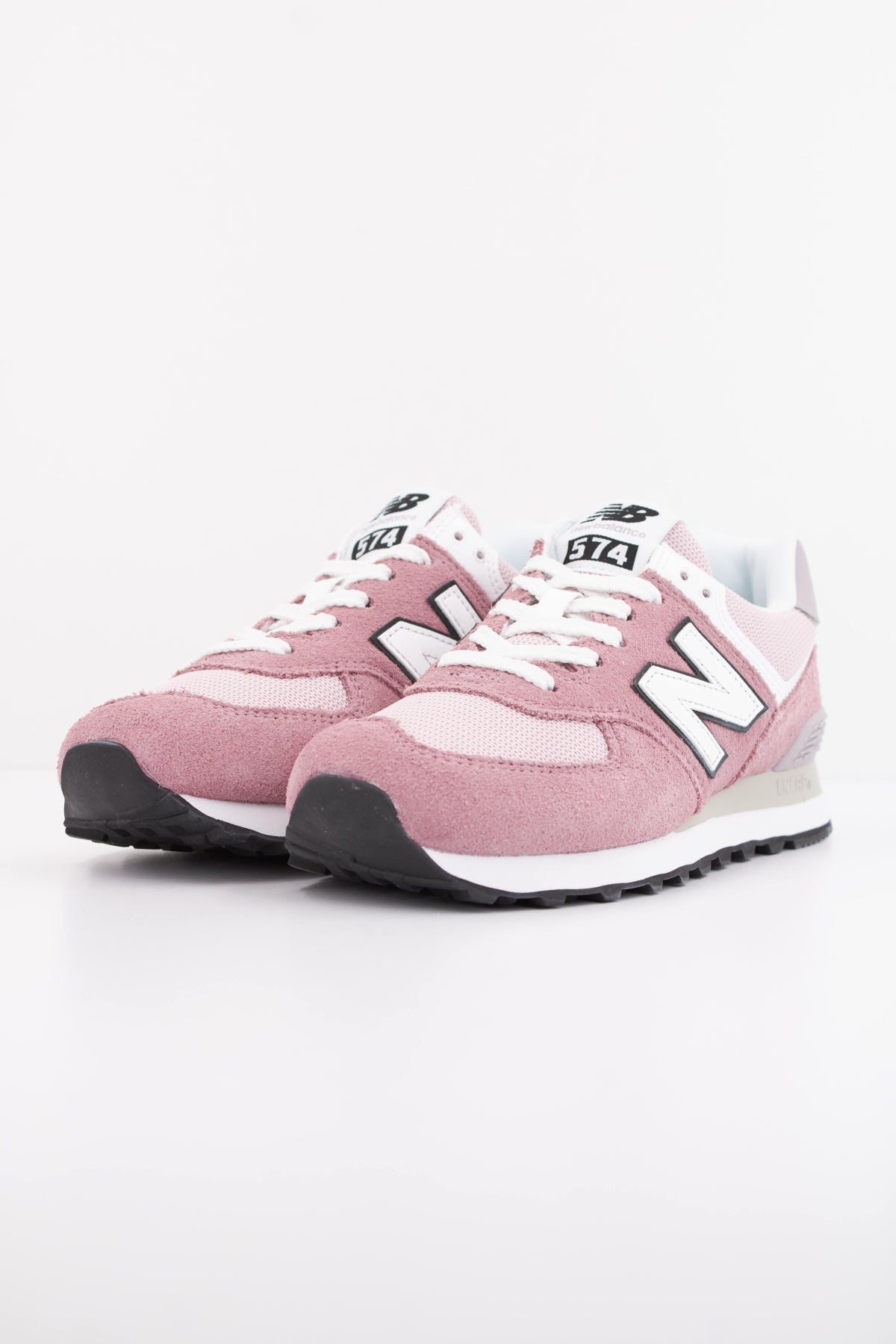 NEW BALANCE U en color ROSA (2)