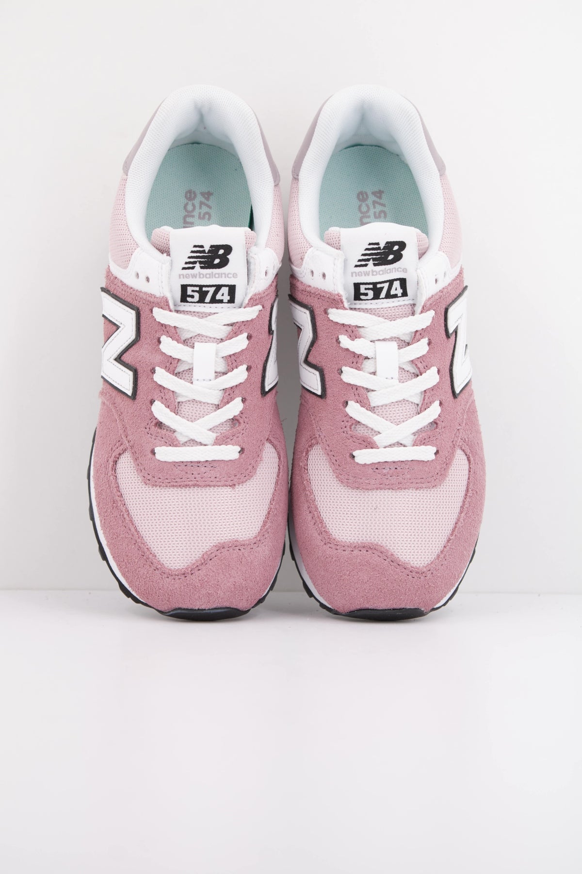 NEW BALANCE U en color ROSA (3)