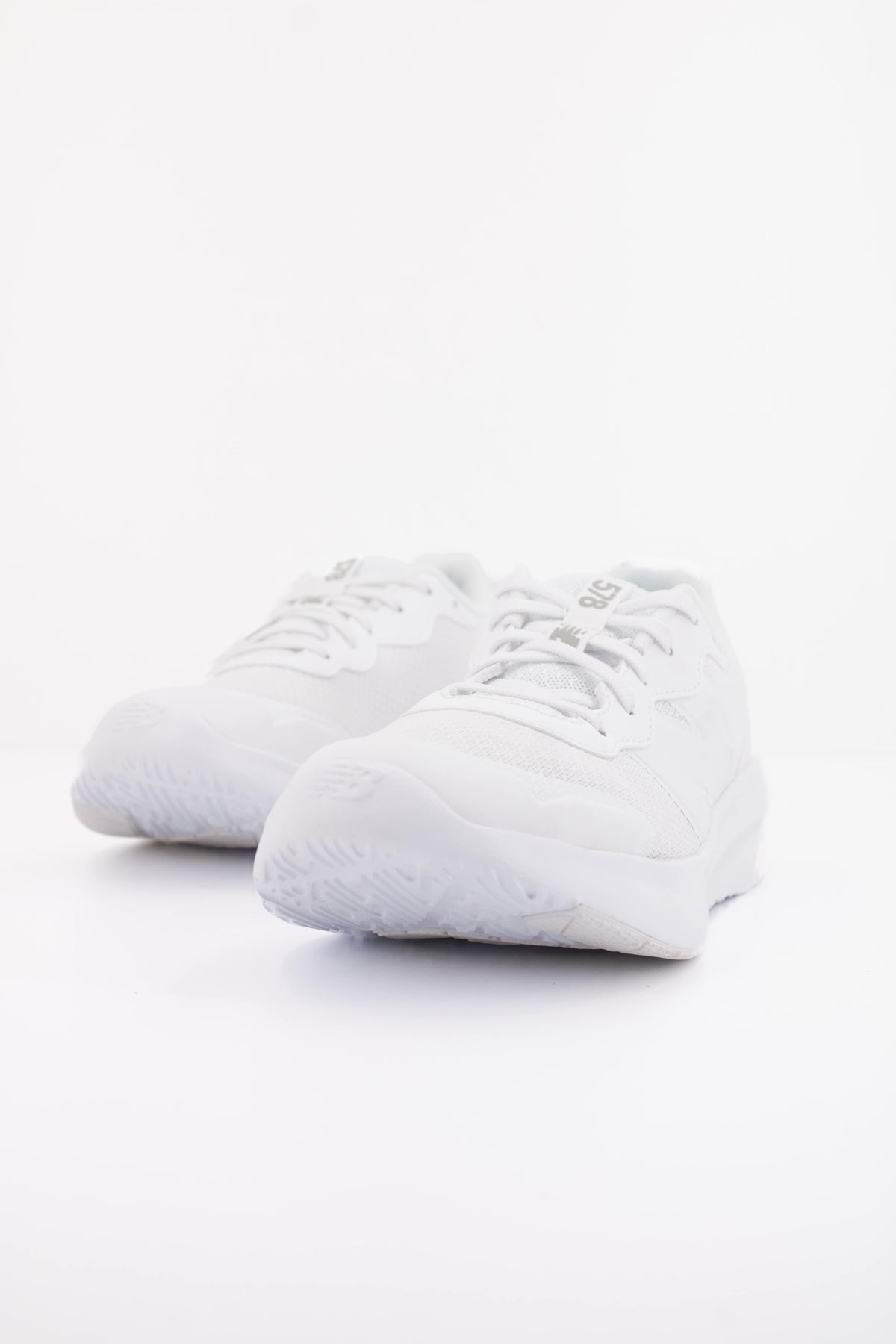 NEW BALANCE GK en color BLANCO (2)