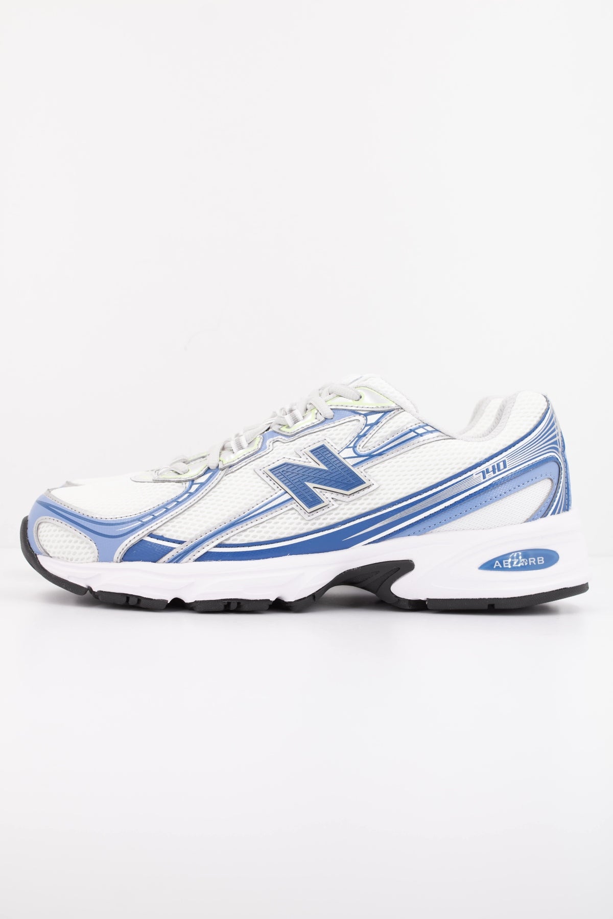 NEW BALANCE U en color BLANCO (1)