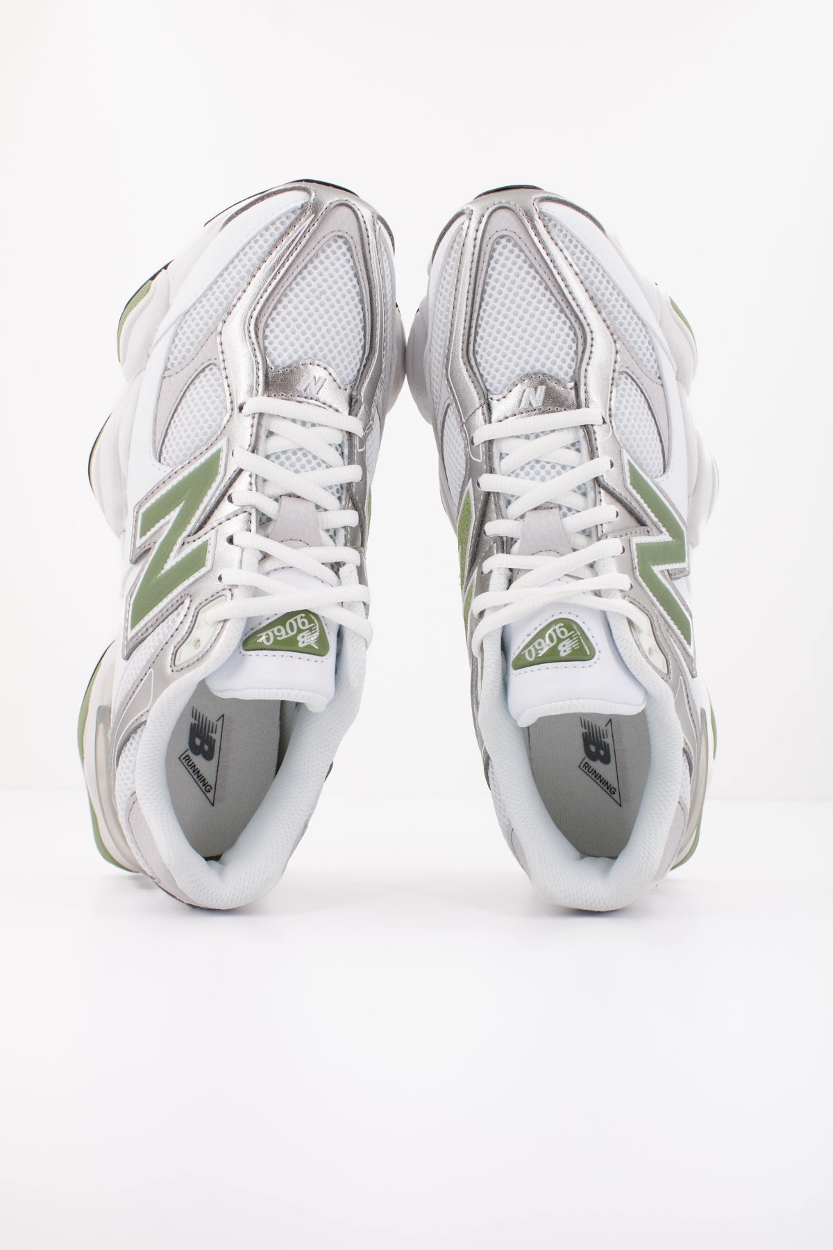NEW BALANCE U en color BLANCO (3)