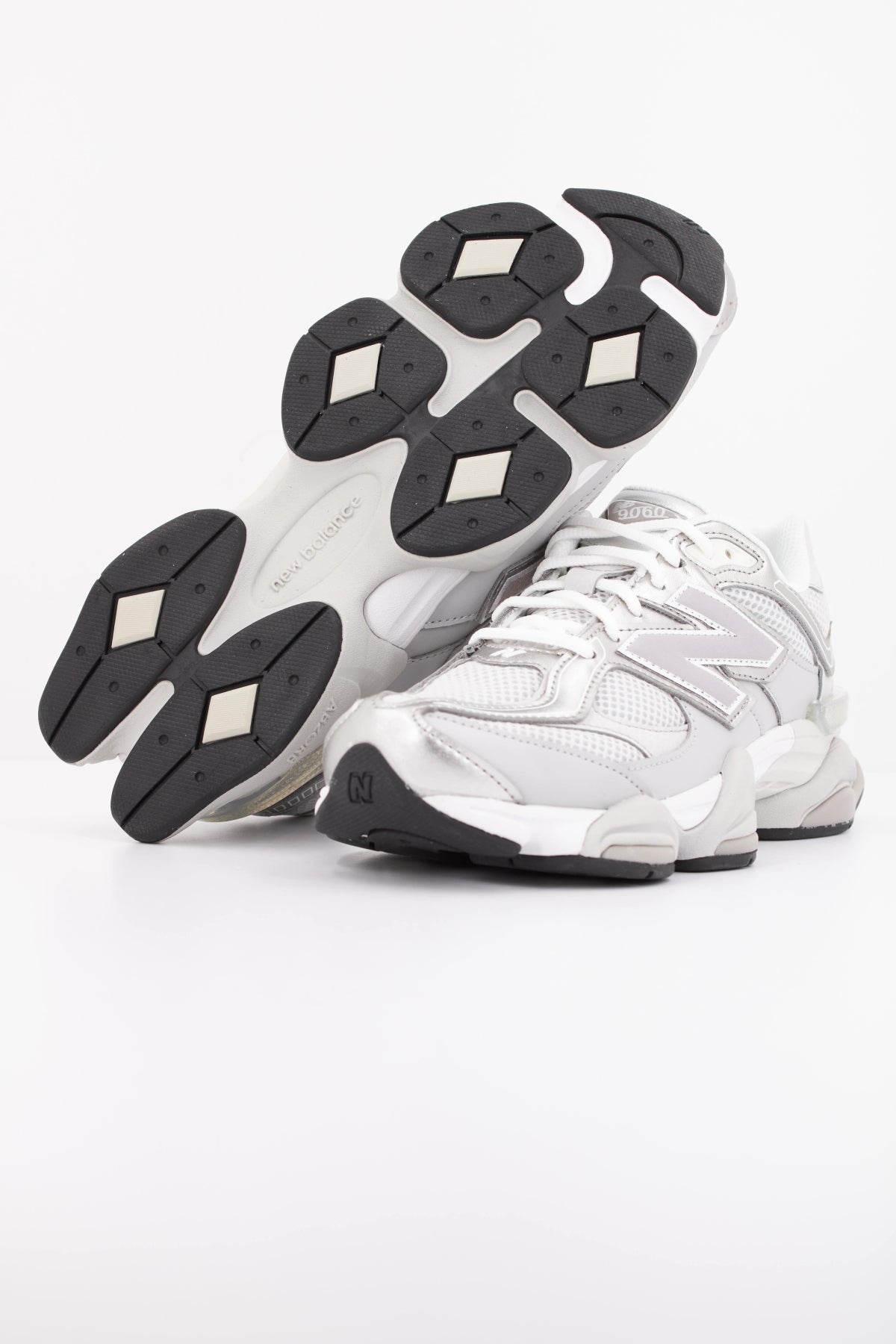 NEW BALANCE U en color GRIS (5)