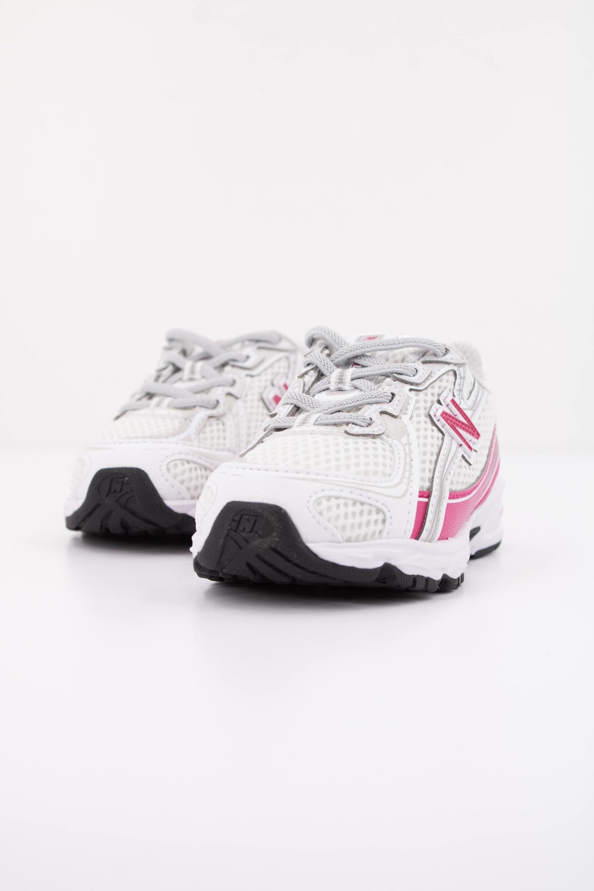 NEW BALANCE I en color BLANCO (2)