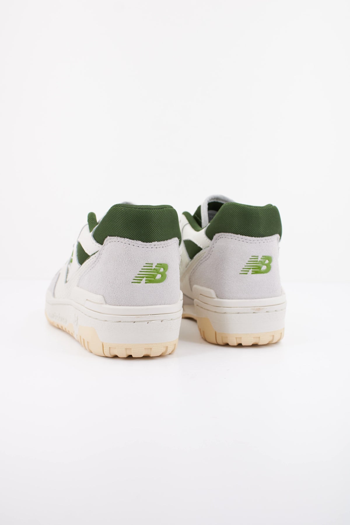NEW BALANCE BB EGR en color BLANCO (4)