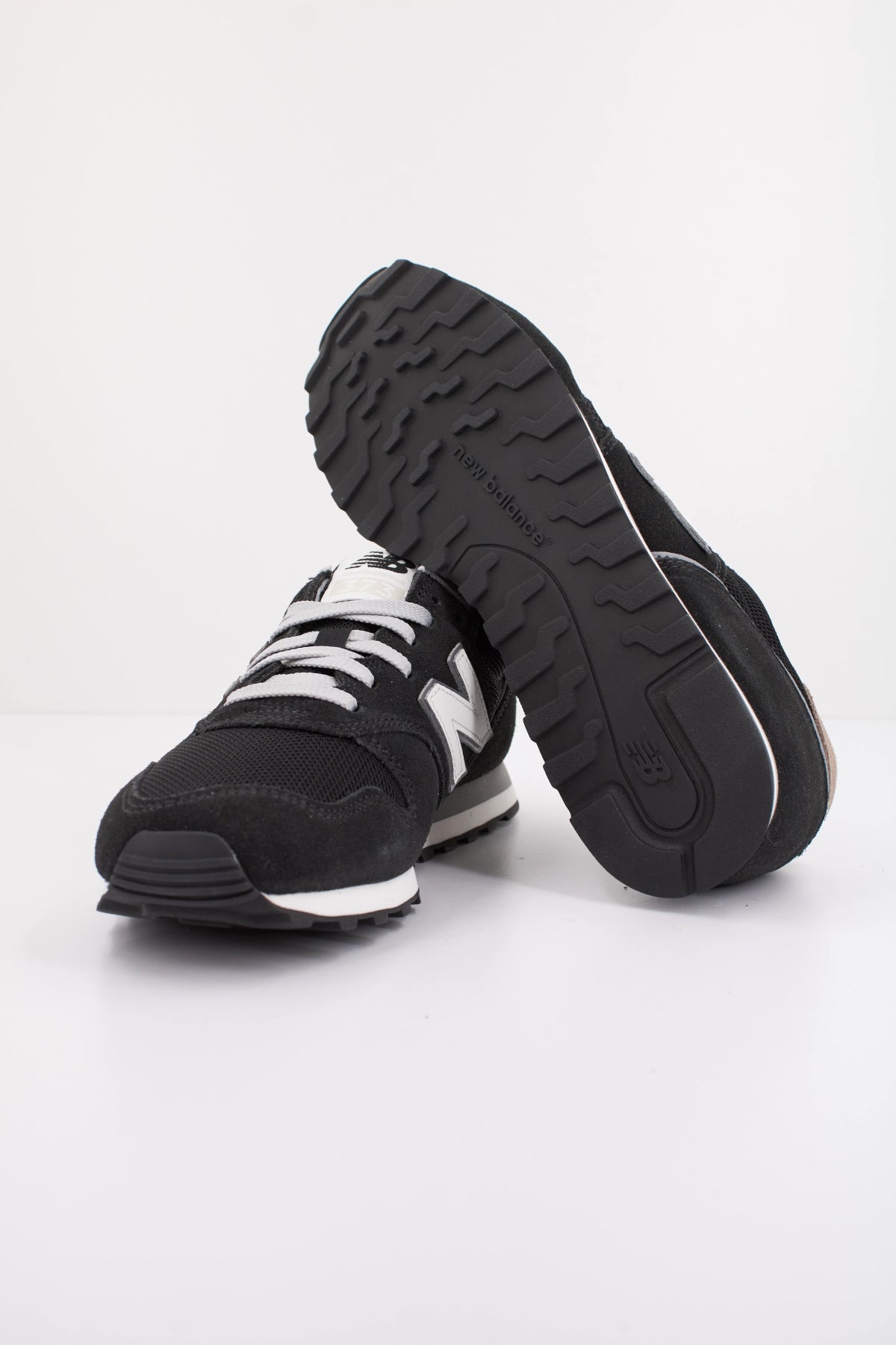 NEW BALANCE ML XB en color NEGRO (5)