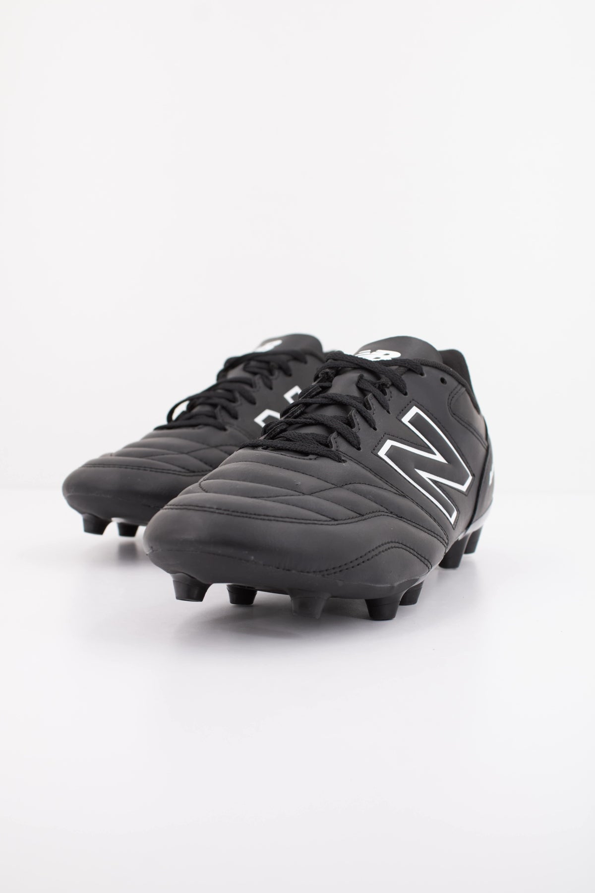 NEW BALANCE MS FBK en color NEGRO (2)
