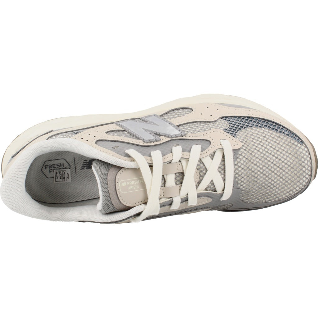 NEW BALANCE ARISHI V MOYEN en color BEIS (7)