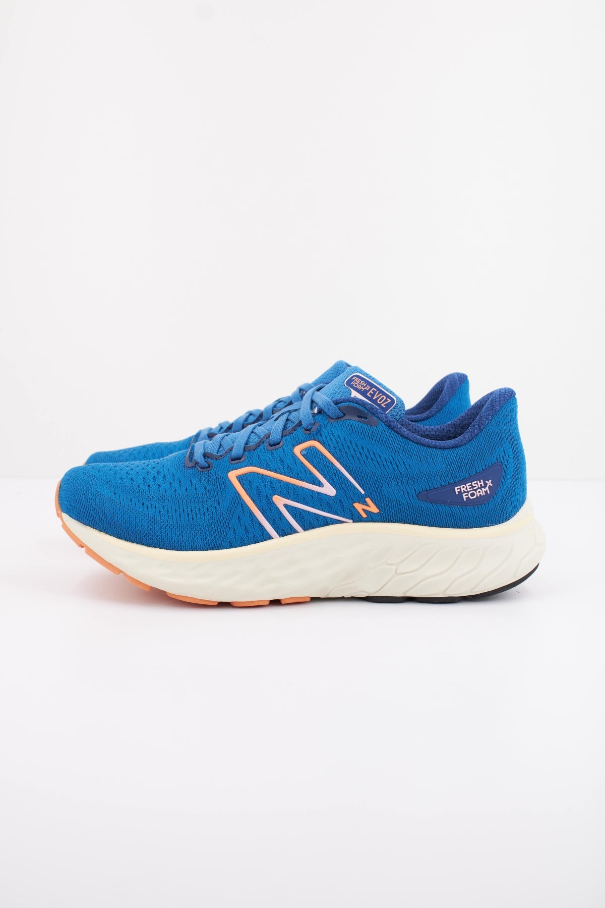 NEW BALANCE DEPORTIVO EVOZ V en color AZUL (1)