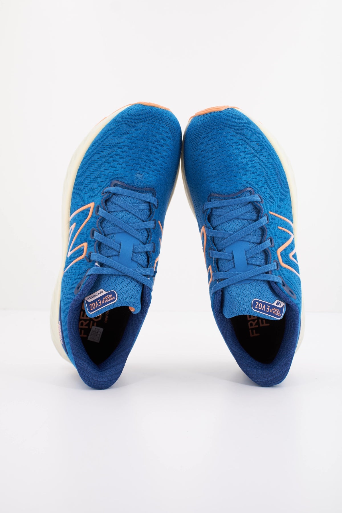 NEW BALANCE DEPORTIVO EVOZ V en color AZUL (3)