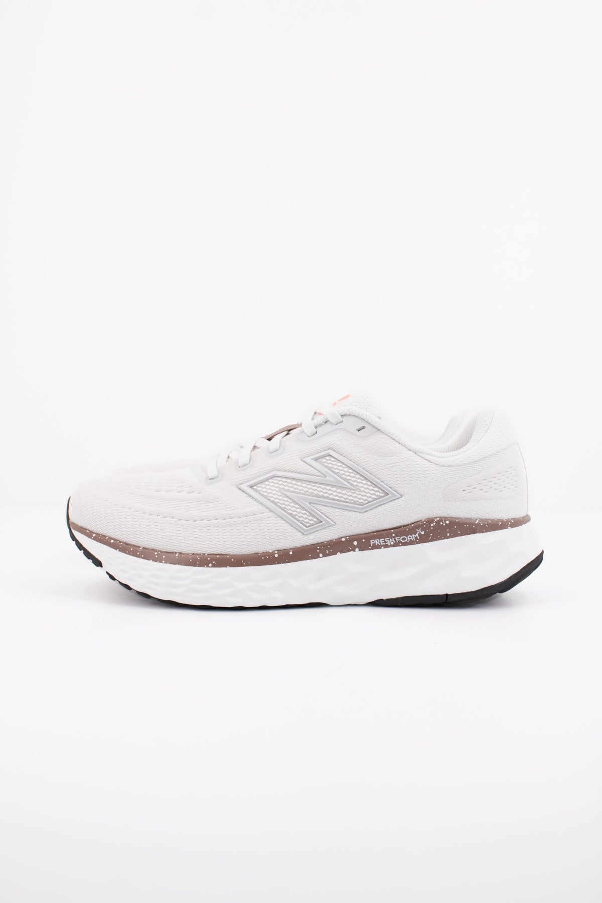 NEW BALANCE WEVOZ RE en color BLANCO (1)