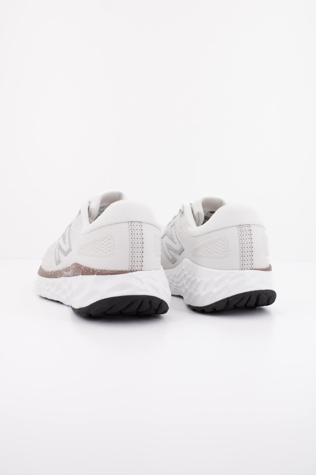 NEW BALANCE WEVOZ RE en color BLANCO (4)