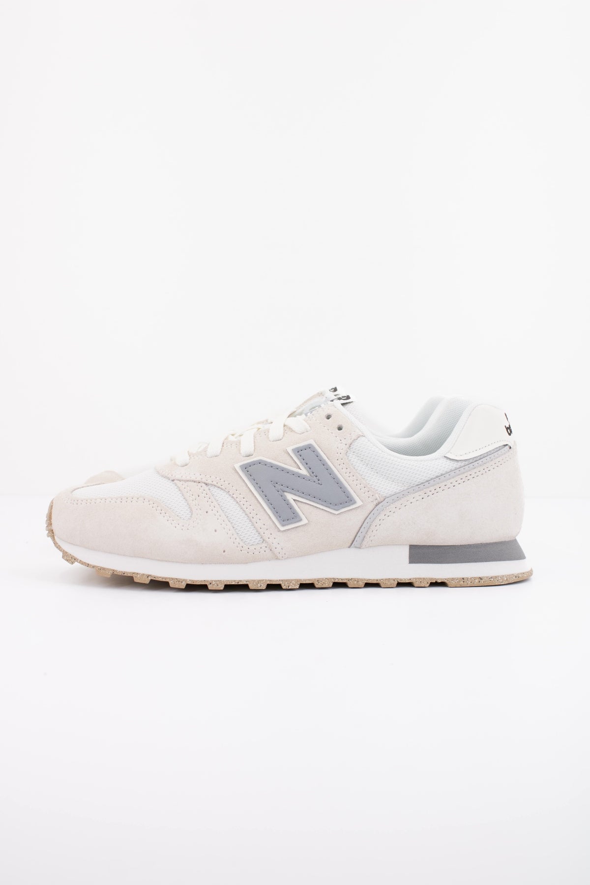 NEW BALANCE WL XA en color BEIS (1)