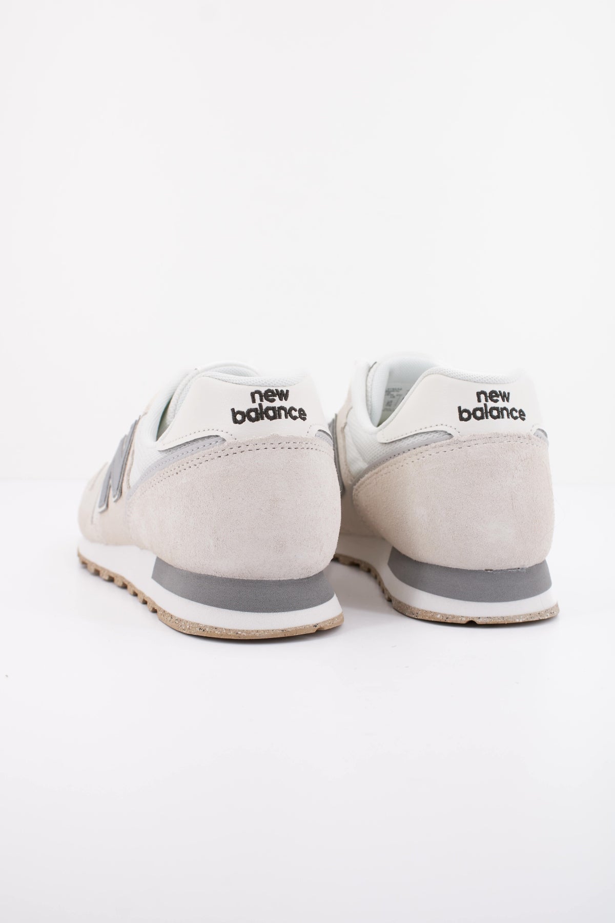 NEW BALANCE WL XA en color BEIS (4)
