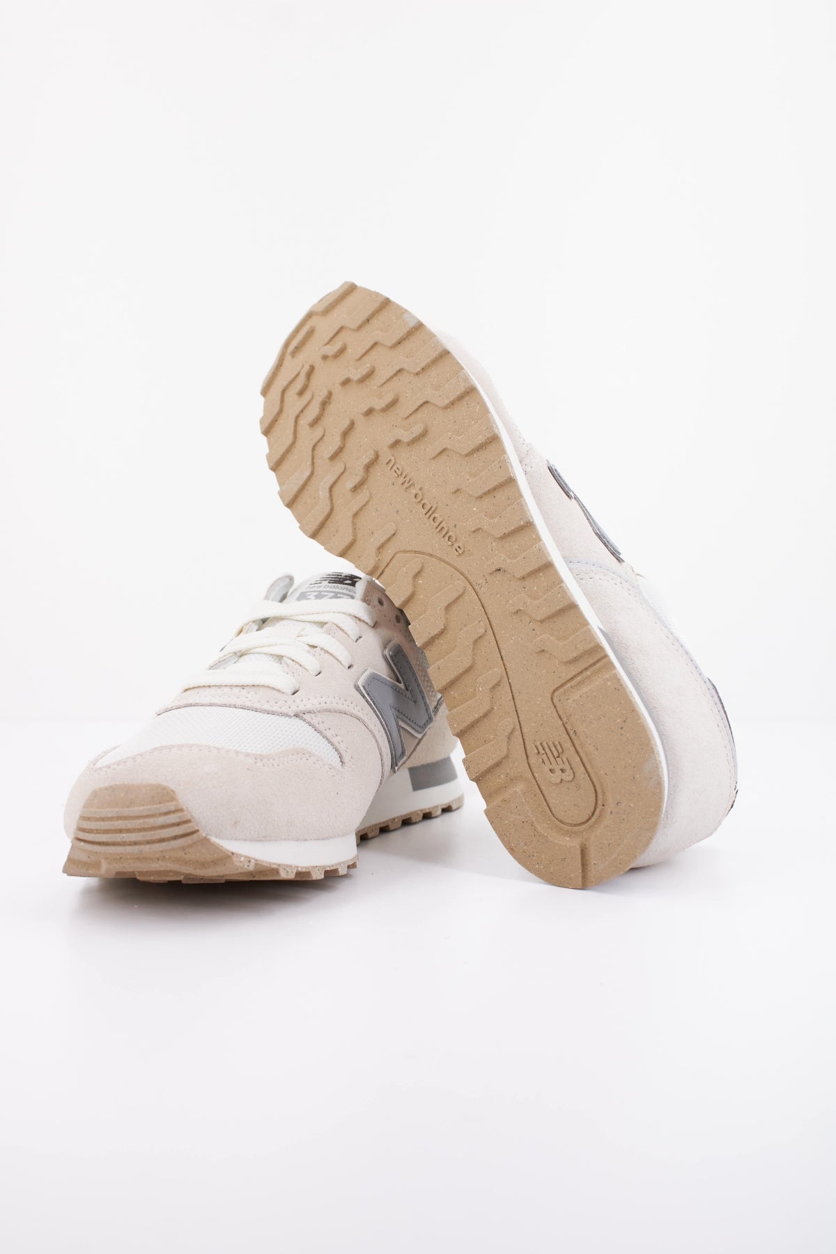 NEW BALANCE WL XA en color BEIS (5)