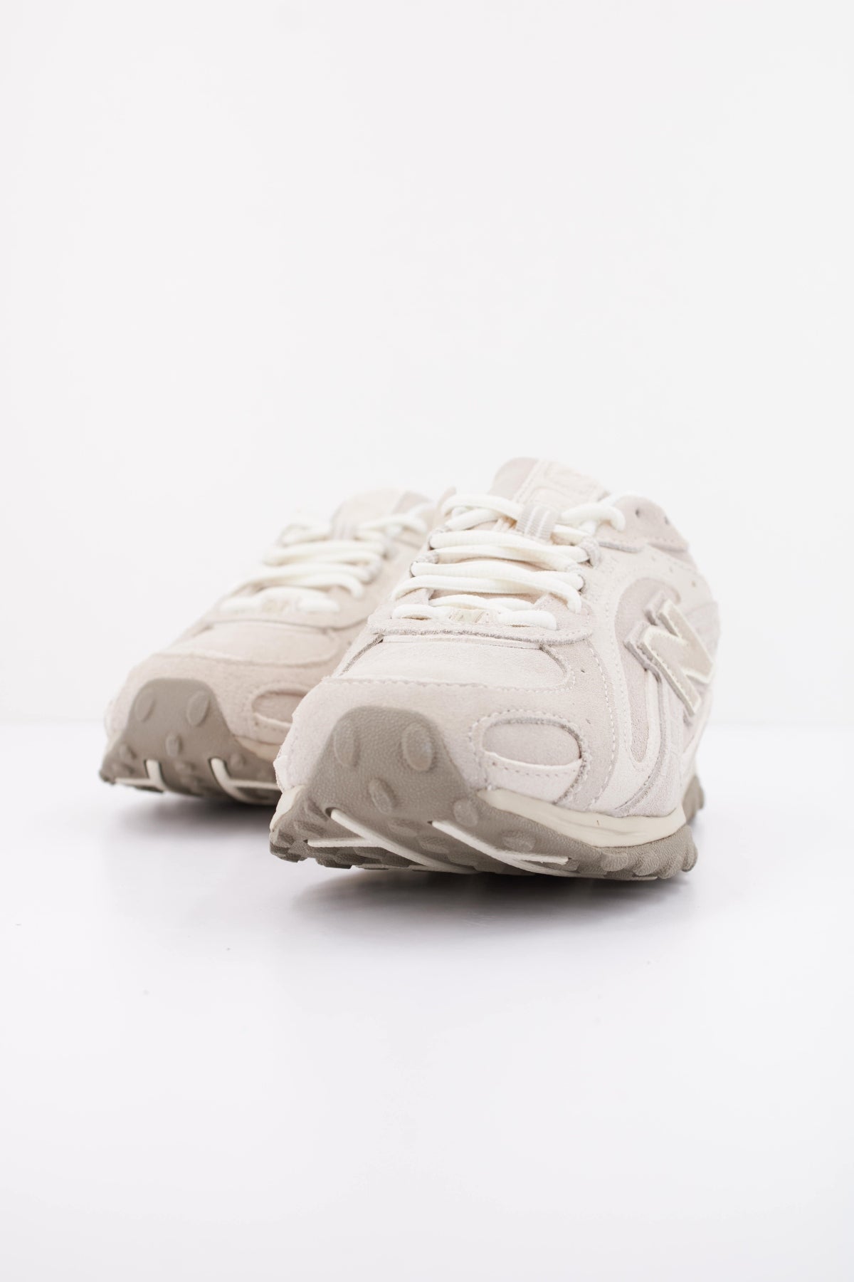 NEW BALANCE UL en color BEIS (2)