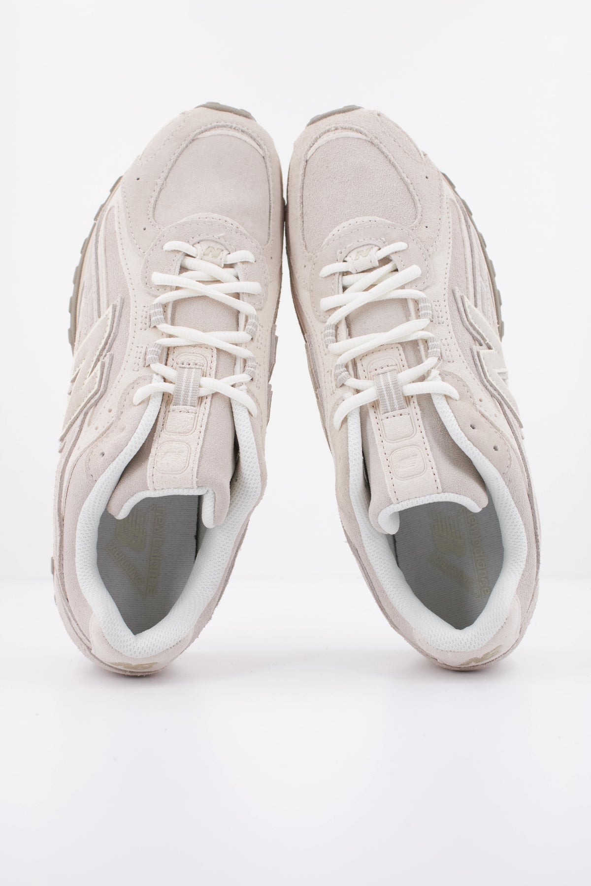 NEW BALANCE UL en color BEIS (3)