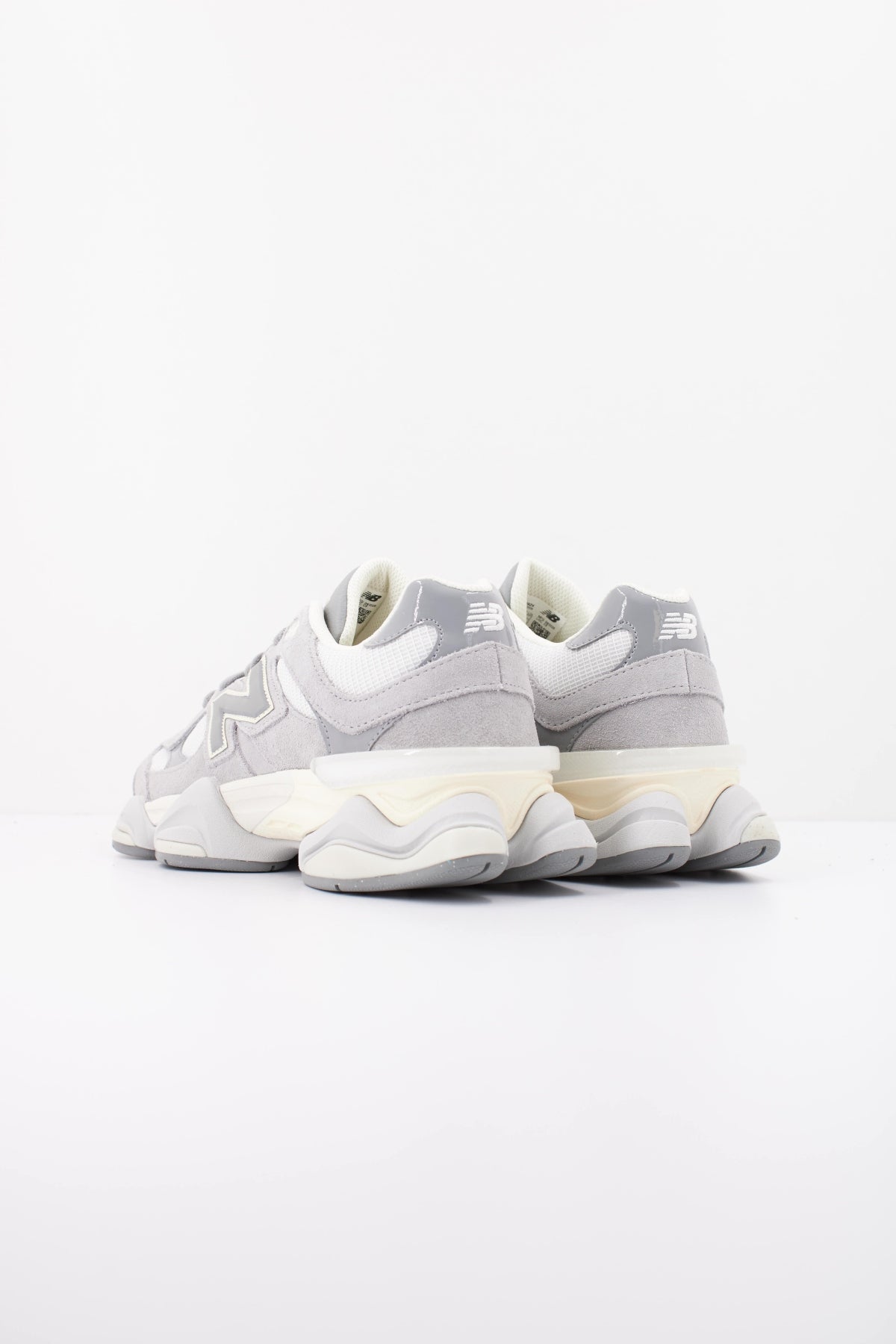 NEW BALANCE U Z DEPORTIVO en color GRIS (4)