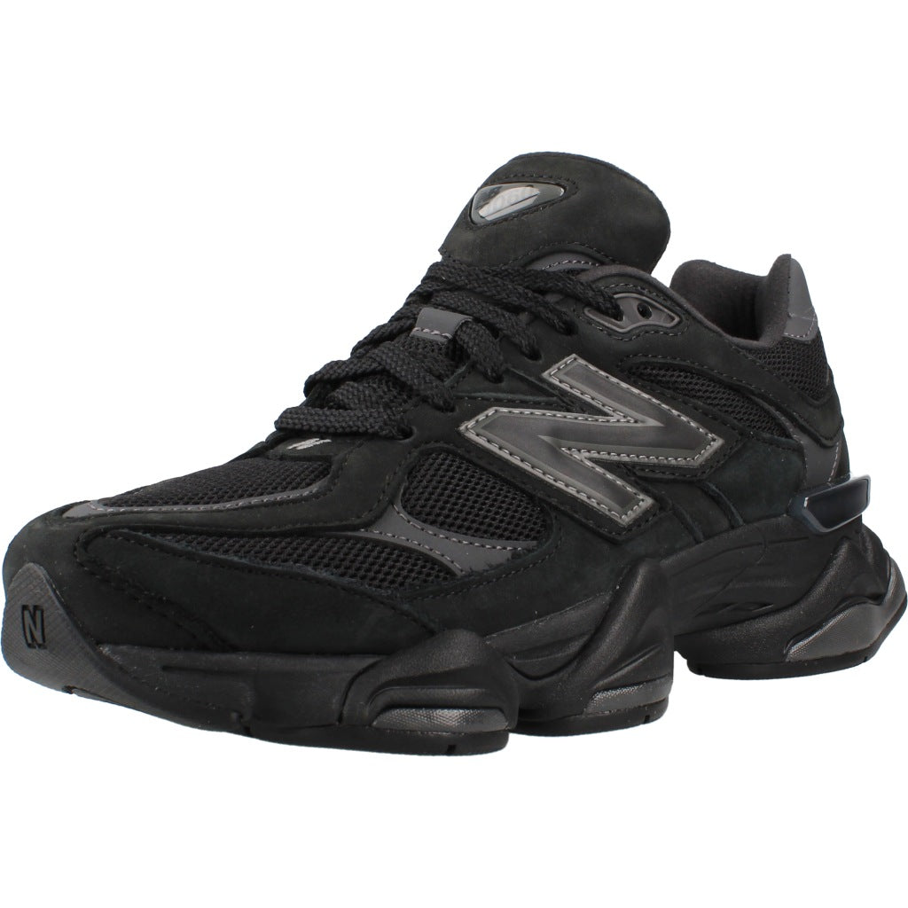 NEW BALANCE U ZGE DEPORTIVO en color NEGRO (1)