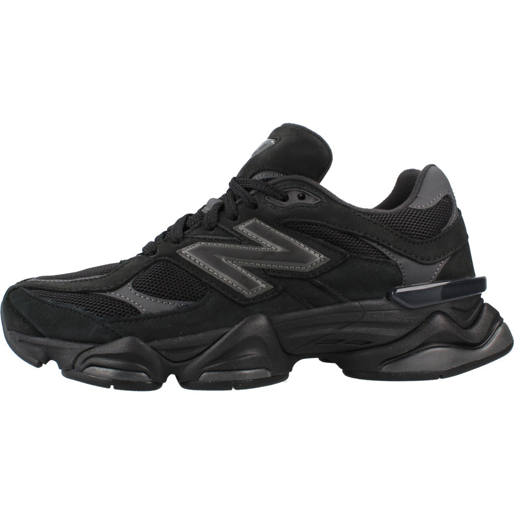 NEW BALANCE U ZGE DEPORTIVO en color NEGRO (2)