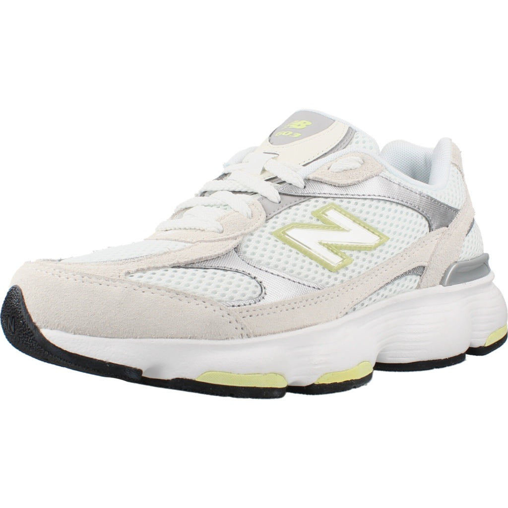 NEW BALANCE W DJ DEPORTIVO en color BEIS (1)