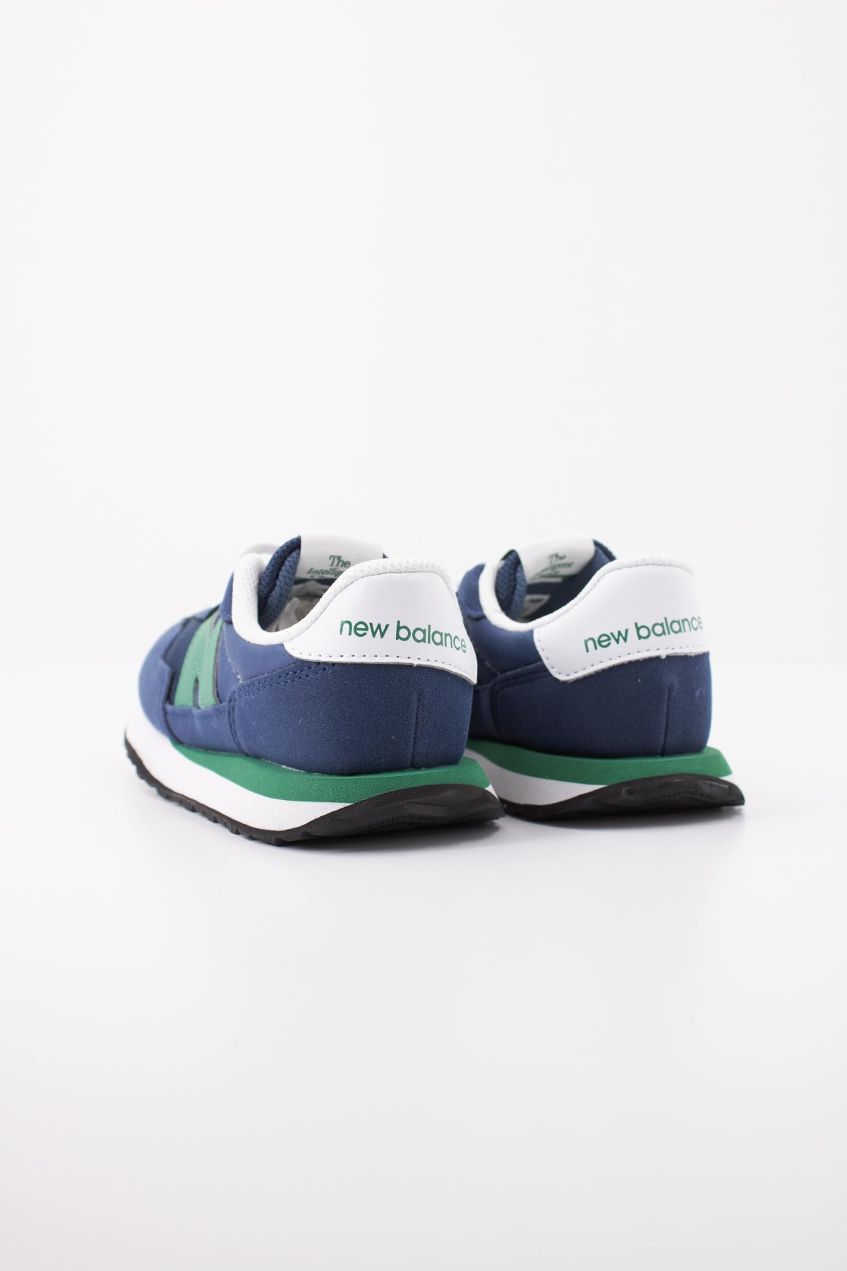 NEW BALANCE P JH DEPORTIVO en color AZUL (4)