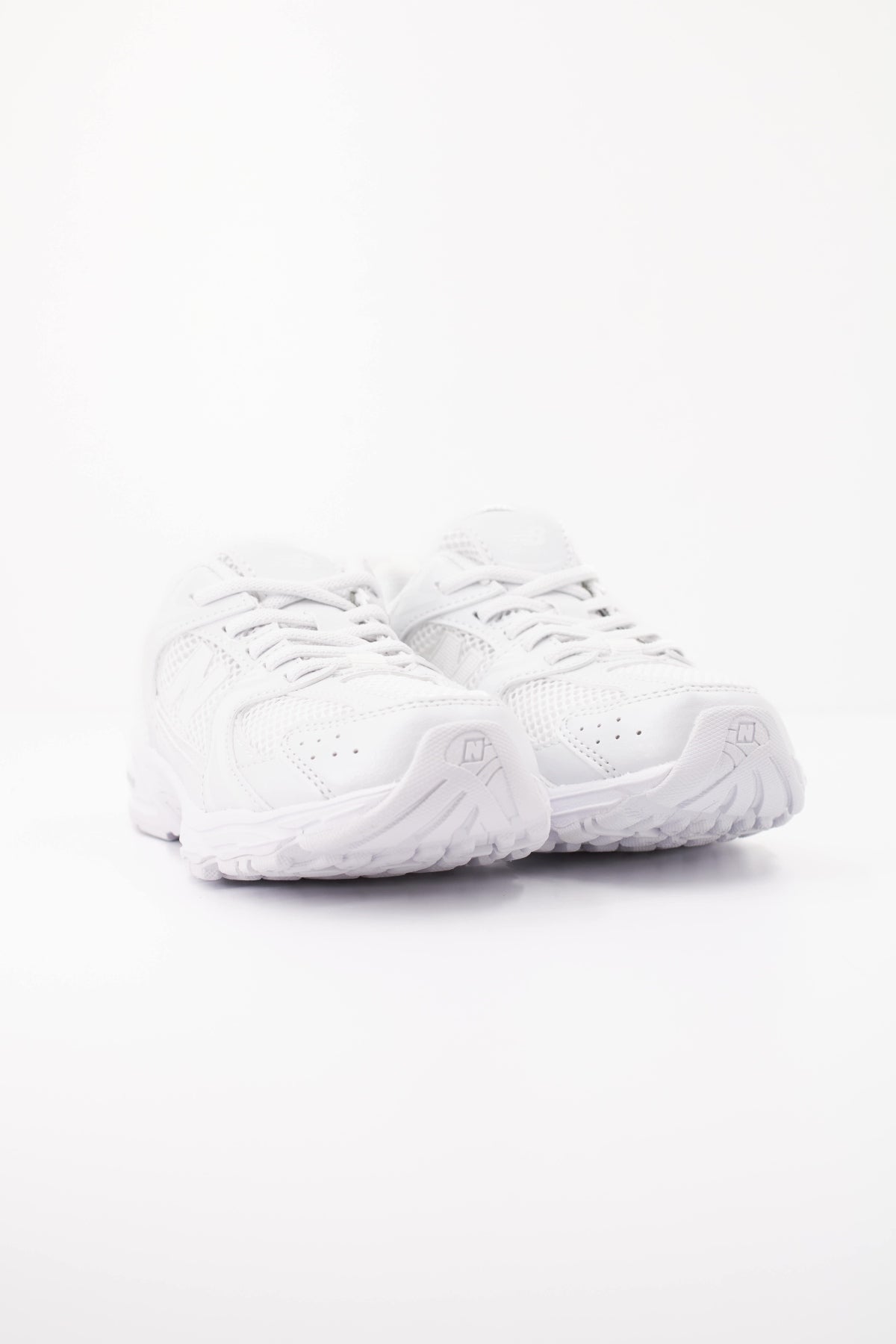 NEW BALANCE PZ PA DEPORTIVO en color BLANCO (2)