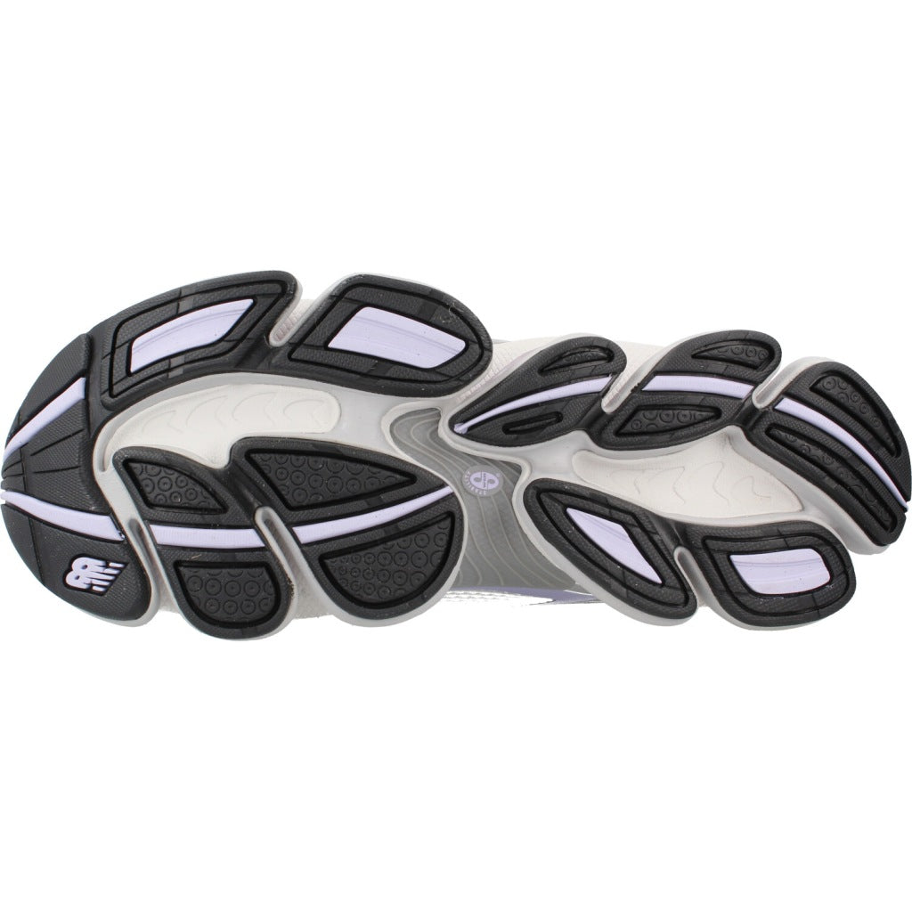 NEW BALANCE U en color PLATA (6)