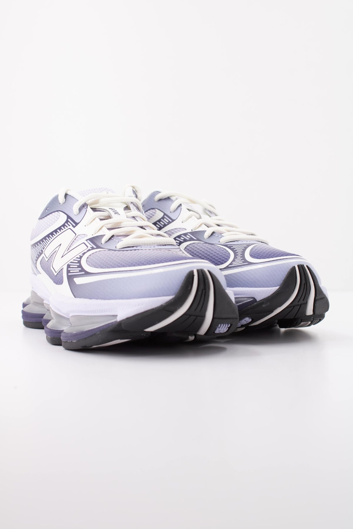 NEW BALANCE U en color VIOLETA (2)