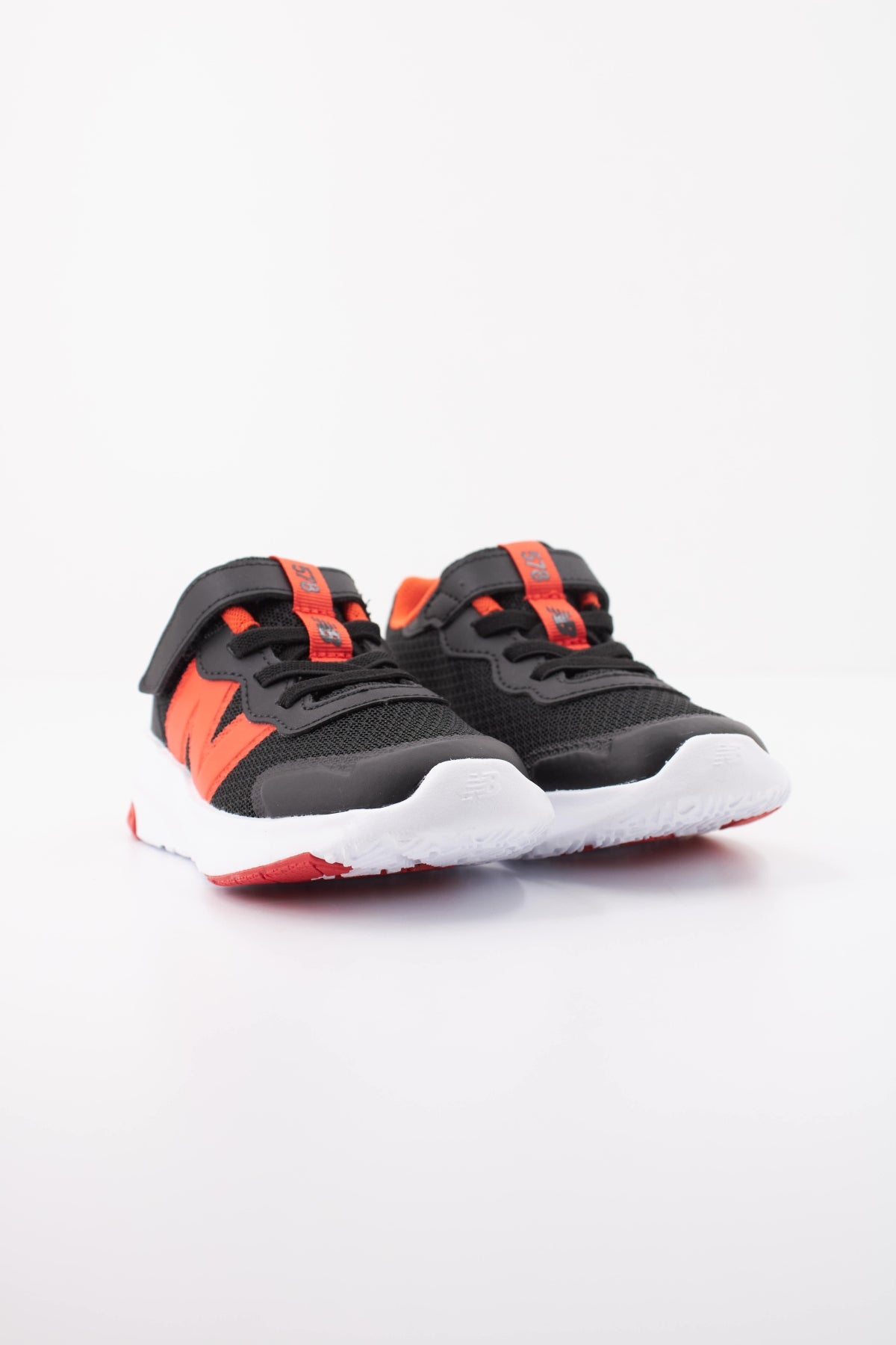 NEW BALANCE I M DEPORTIVO en color NEGRO (2)