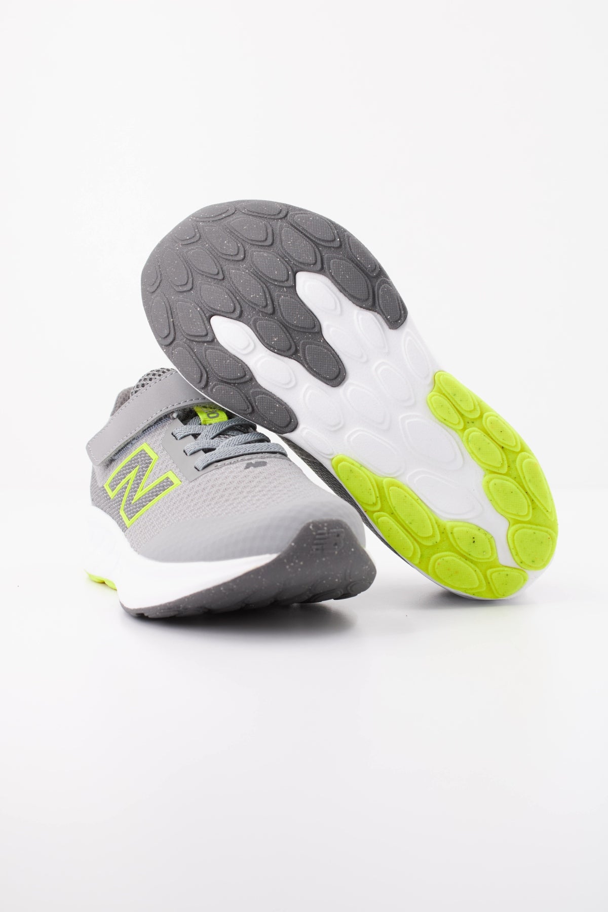 NEW BALANCE P WQ DEPORTIVO en color GRIS (5)