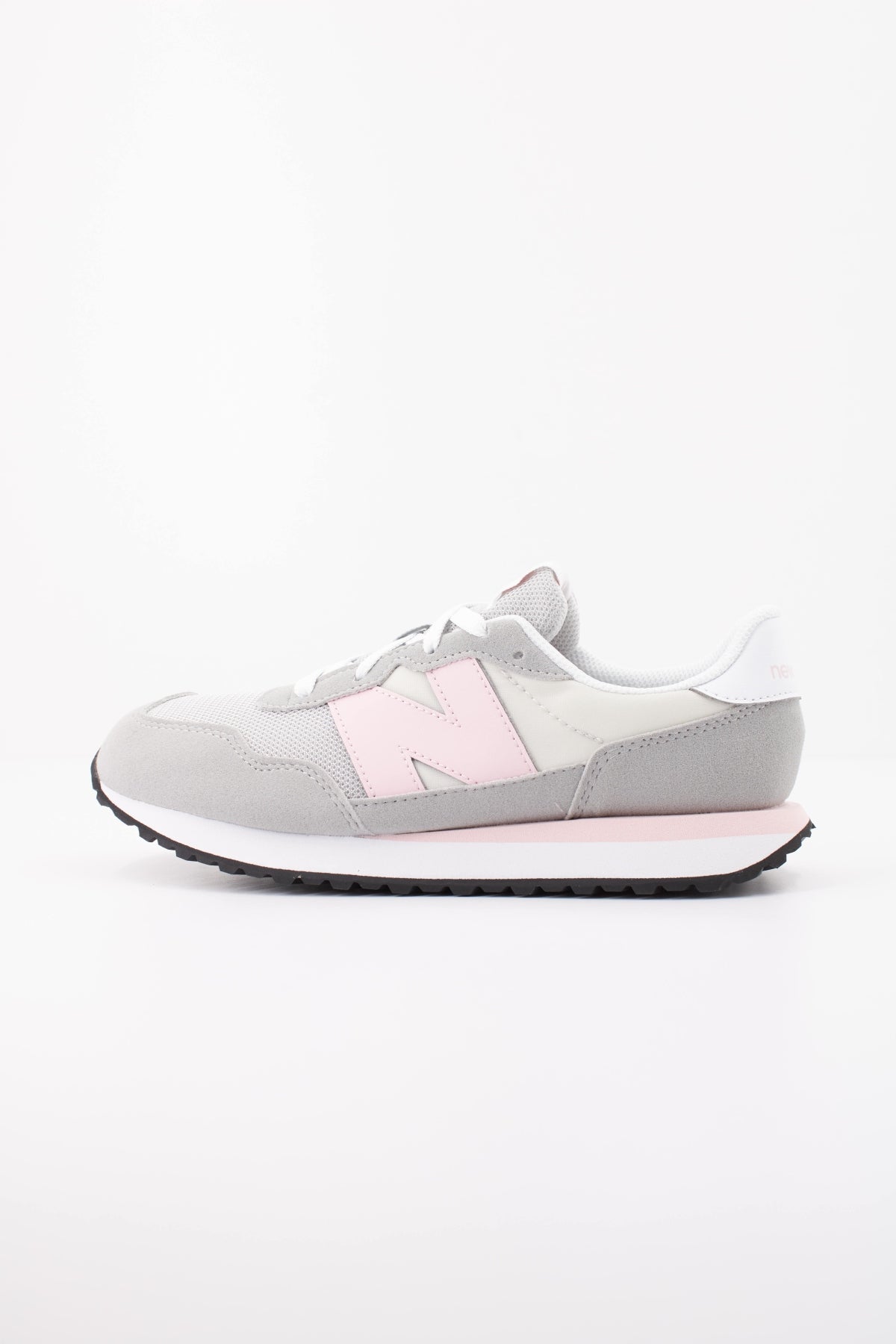 NEW BALANCE G JR DEPORTIVO en color GRIS (1)