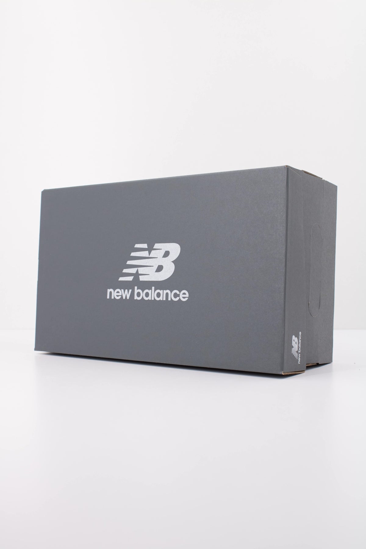 NEW BALANCE GC EVK DEPORTIVO en color BEIS (6)