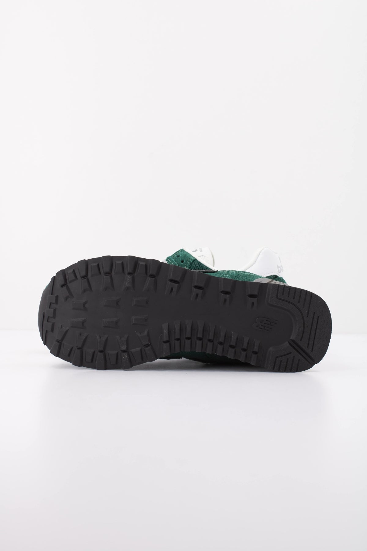 NEW BALANCE U A DEPORTIVO en color VERDE (5)
