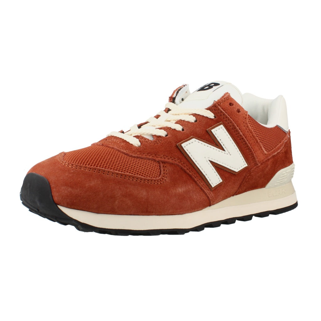 NEW BALANCE U UK DEPORTIVO en color MARRON (1)