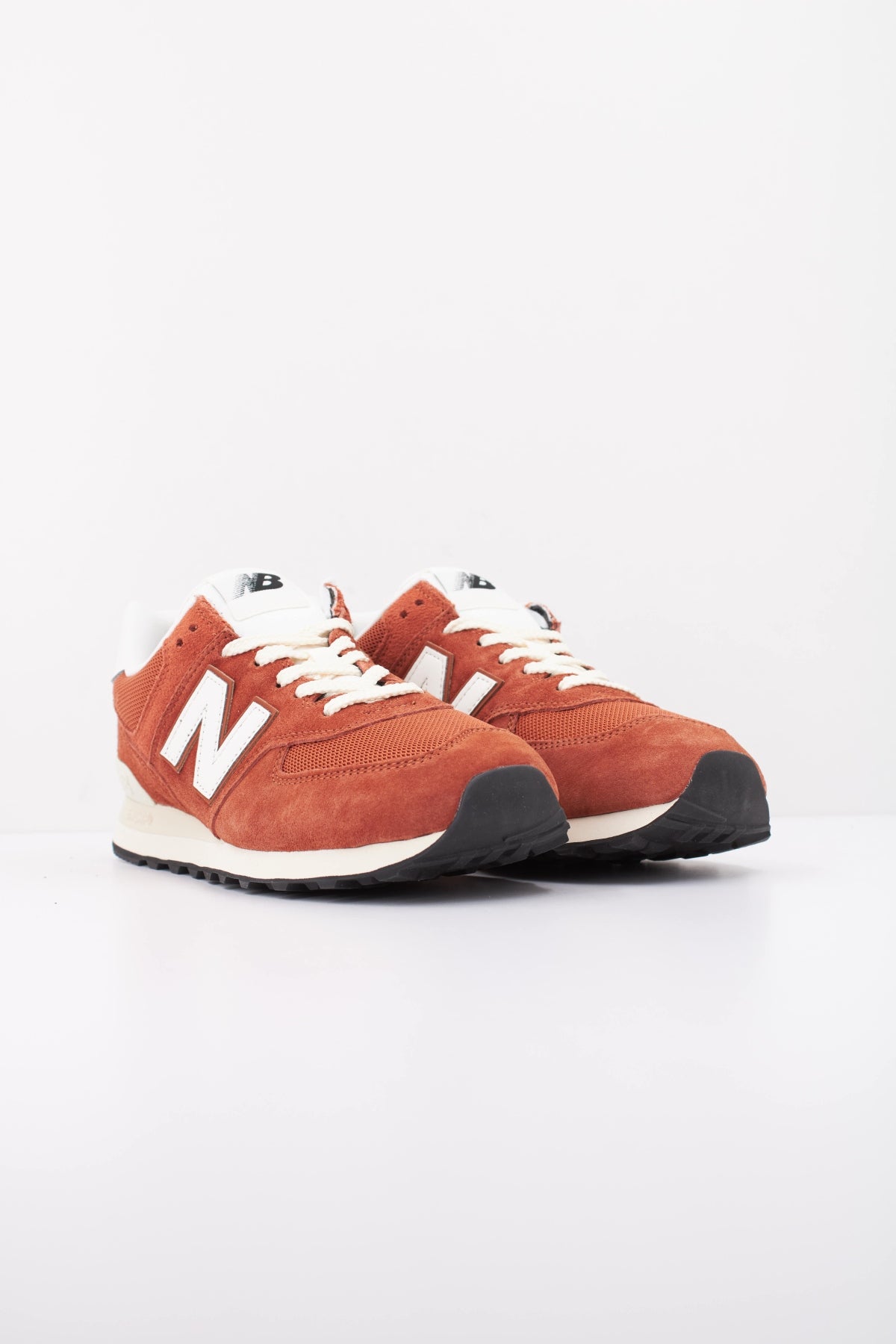NEW BALANCE U UK DEPORTIVO en color MARRON (2)