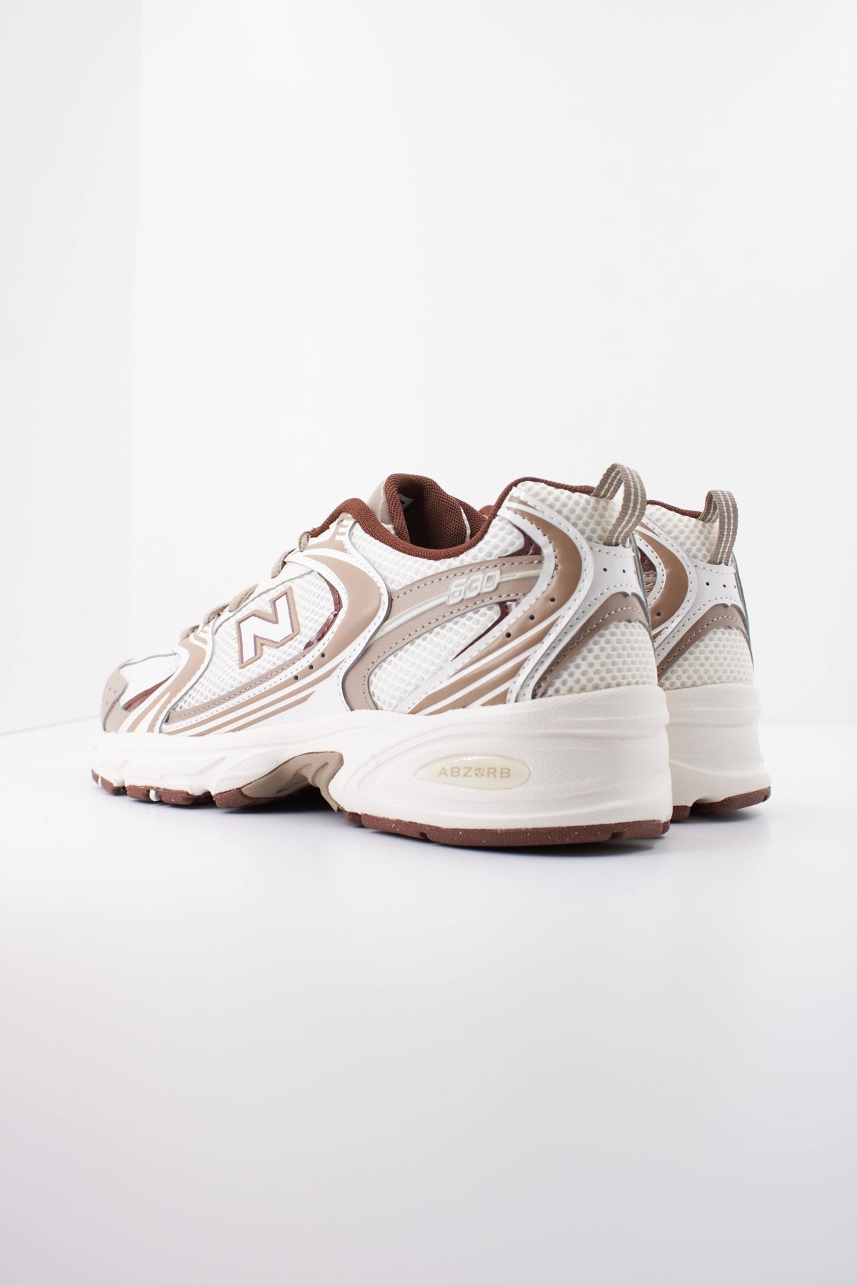 NEW BALANCE U COB DEPORTIVO en color BEIS (4)