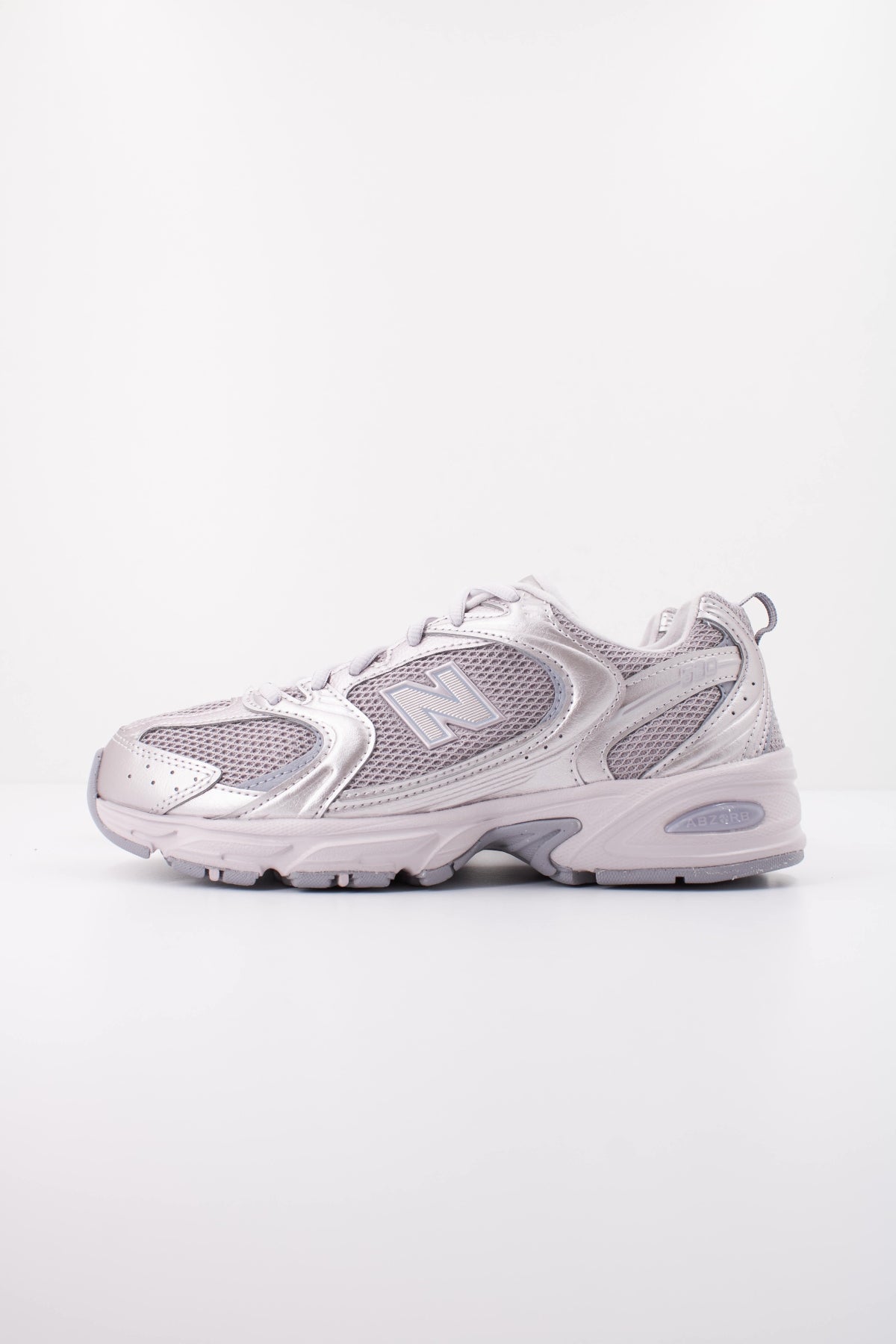 NEW BALANCE U ELG DEPORTIVO en color GRIS (1)