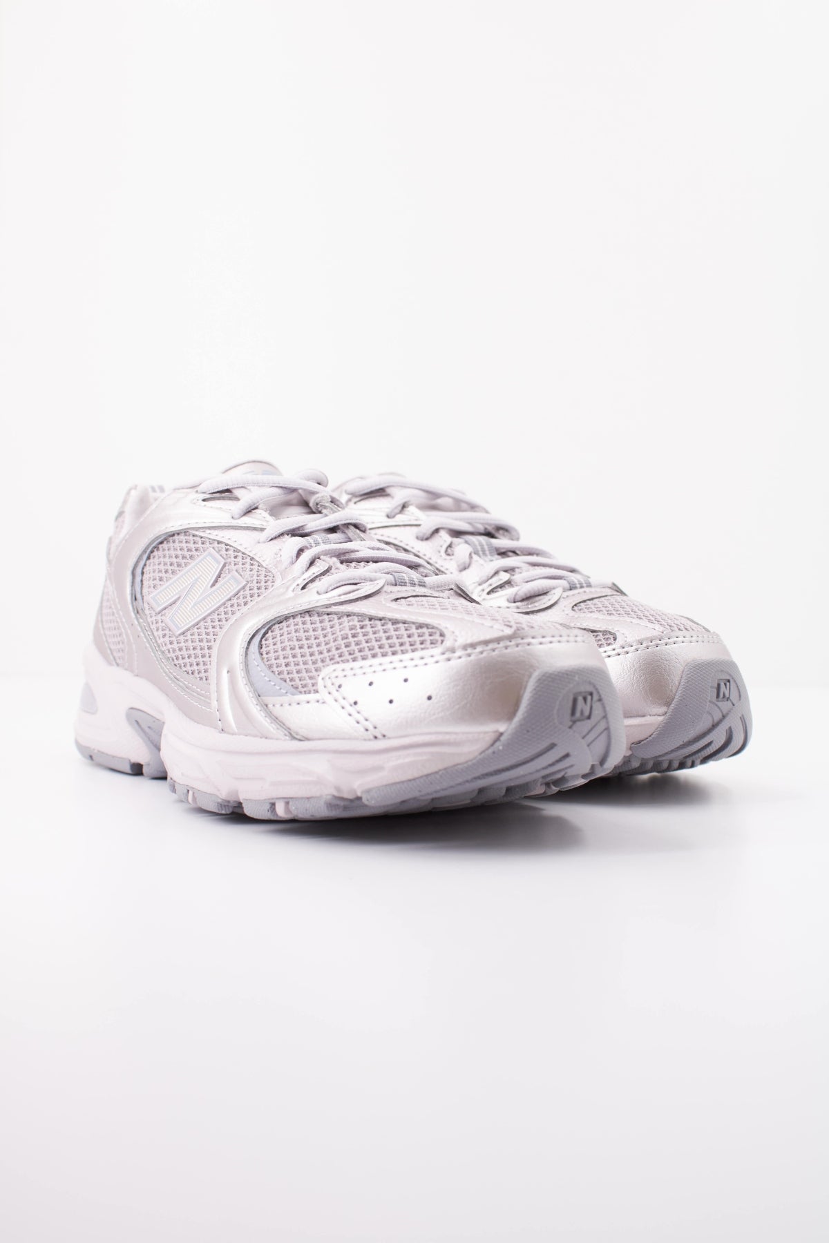 NEW BALANCE U ELG DEPORTIVO en color GRIS (2)